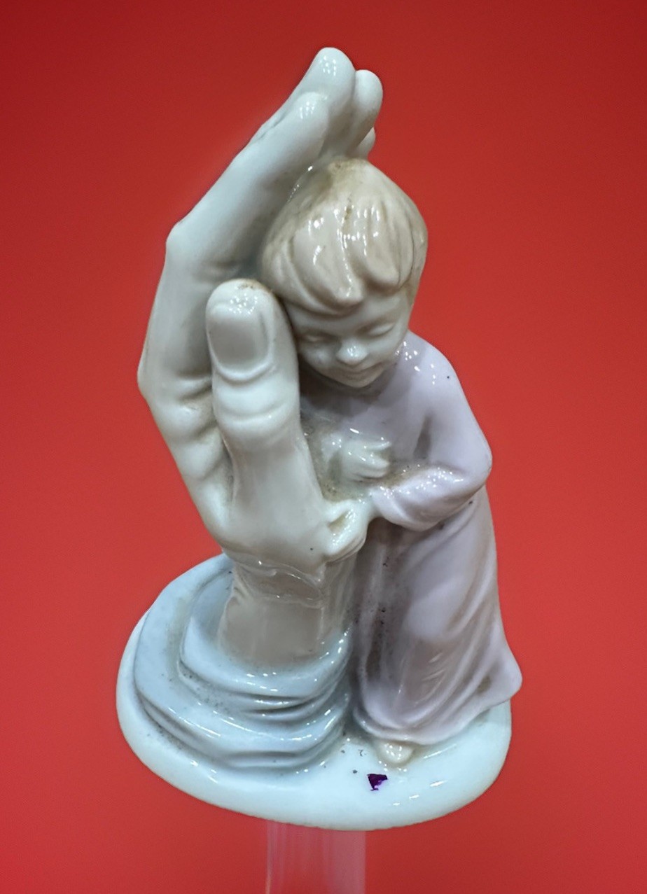 VINTAGE Roman God Palm of My Hand Girl Figurine 4.5″ 1983 Japan