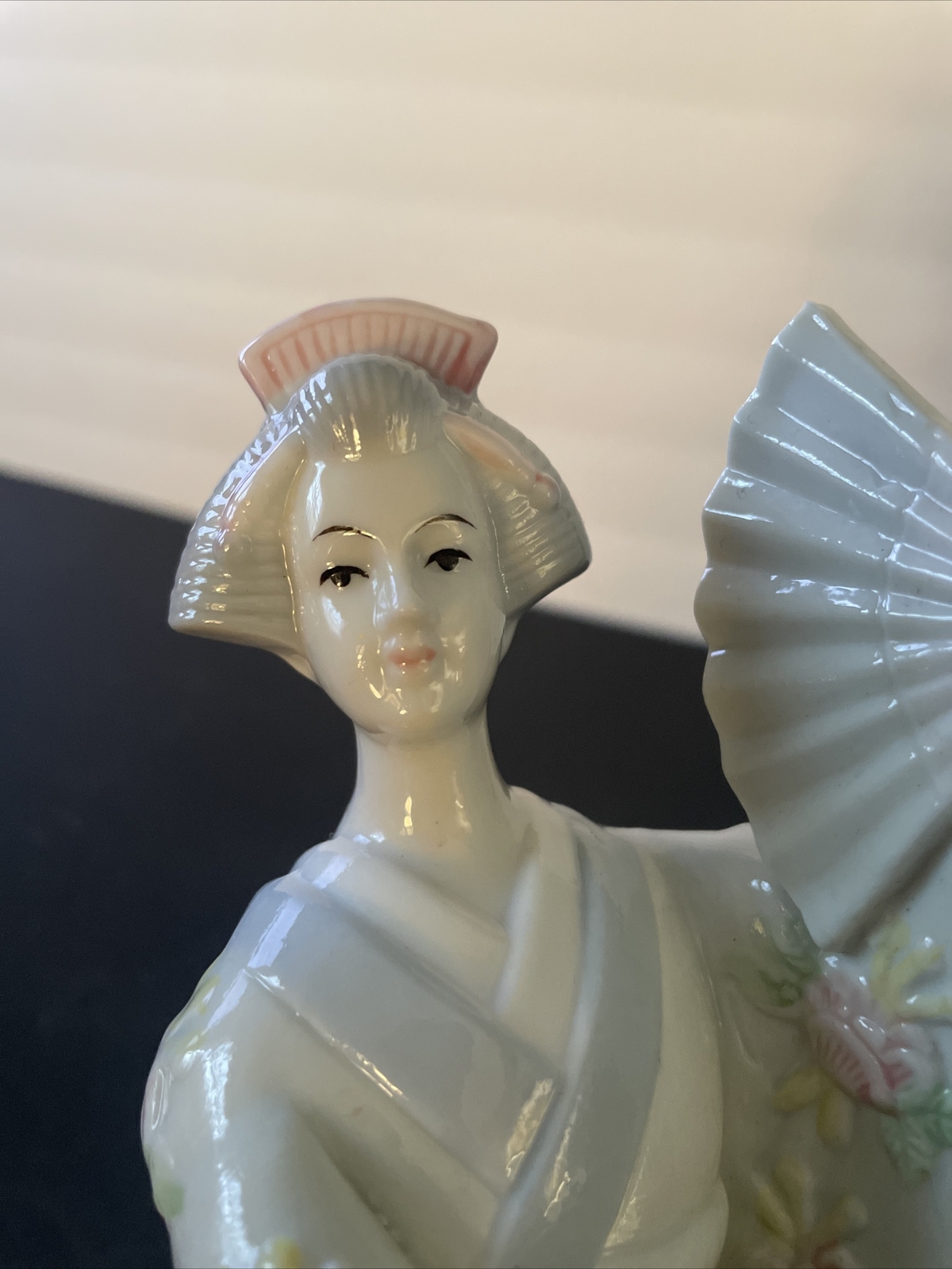 VIntage Porcelain Geisha Girl in Kimono with Fan Figurine Made In Taiwan