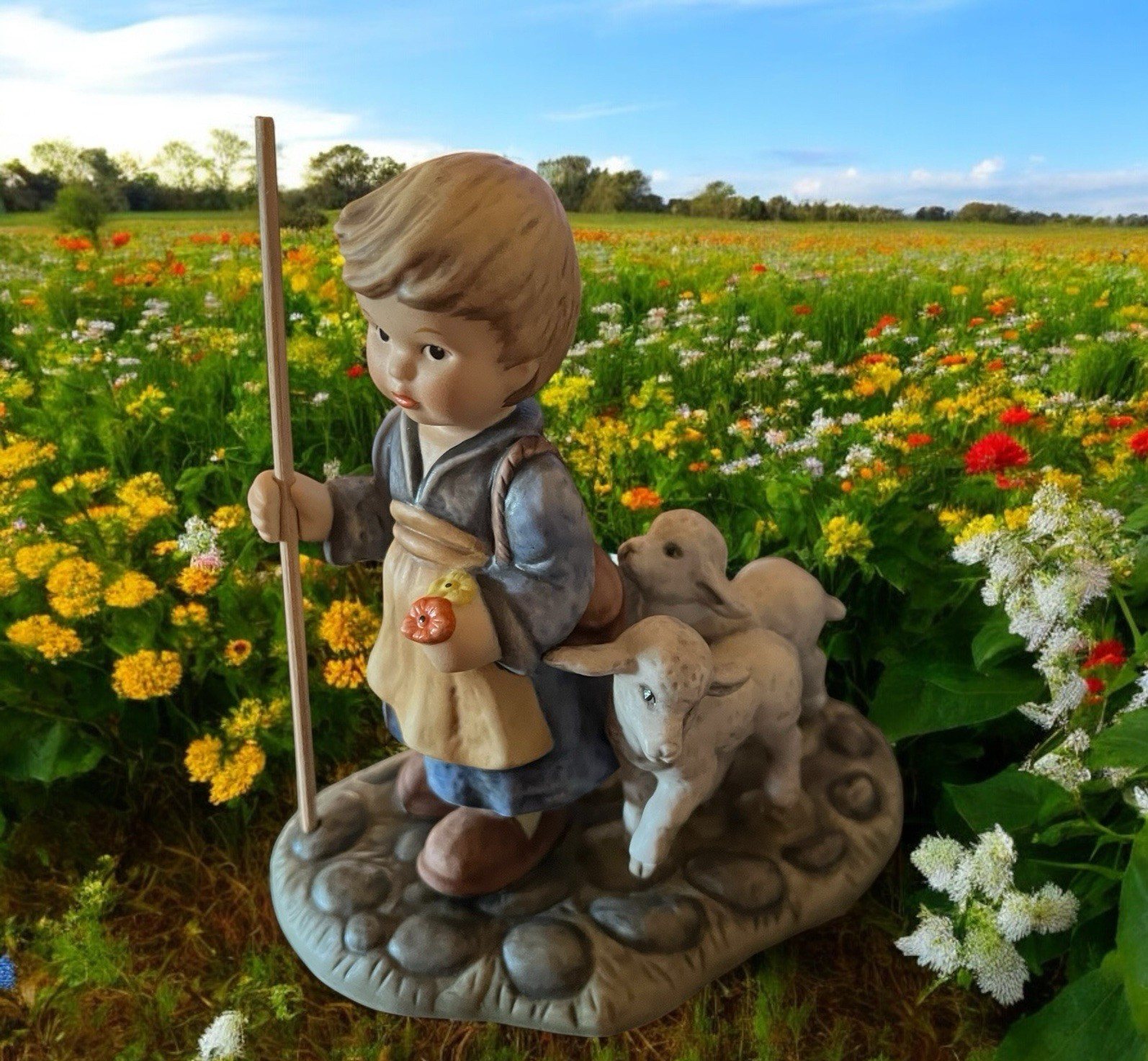 Goebel O Come All Ye Faithful Young Boy Shepherd Figurine 1997 BH 51 Vintage