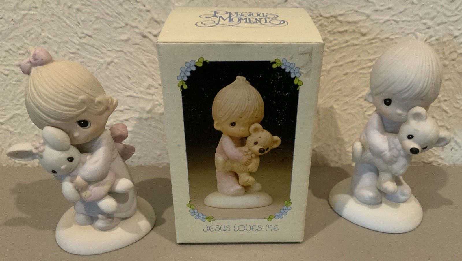 Precious Moments Jesus Loves Me E-1372/B & G – Boy & Girl VGUC with 1 Box