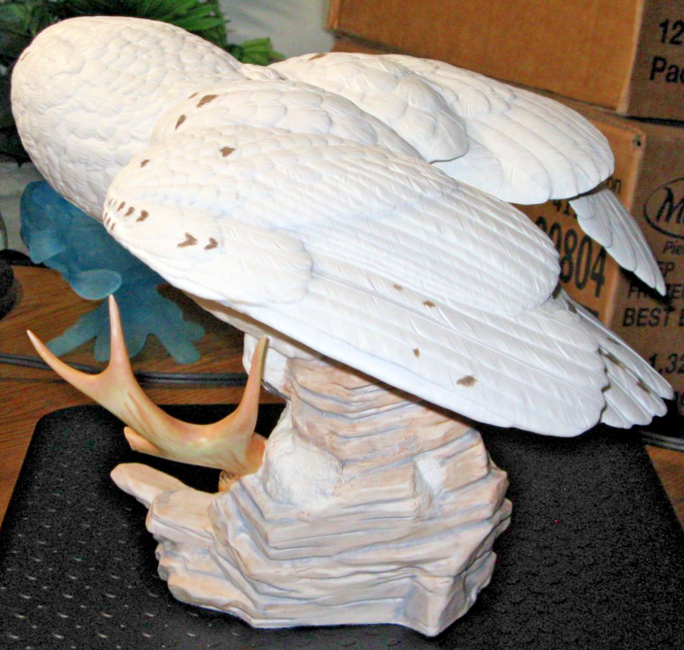 VINTAGE 1989 FRANKLIN MINT SNOWY WHITE OWL HAND PAINTED PORCELAIN SCULPTURE