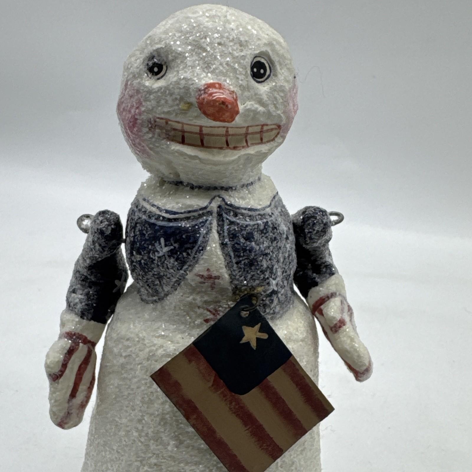 POLIWOGGS American Folk Art PATRIOTIC SNOWMAN & FLAG 5 1/2″ Tall Snow Woman