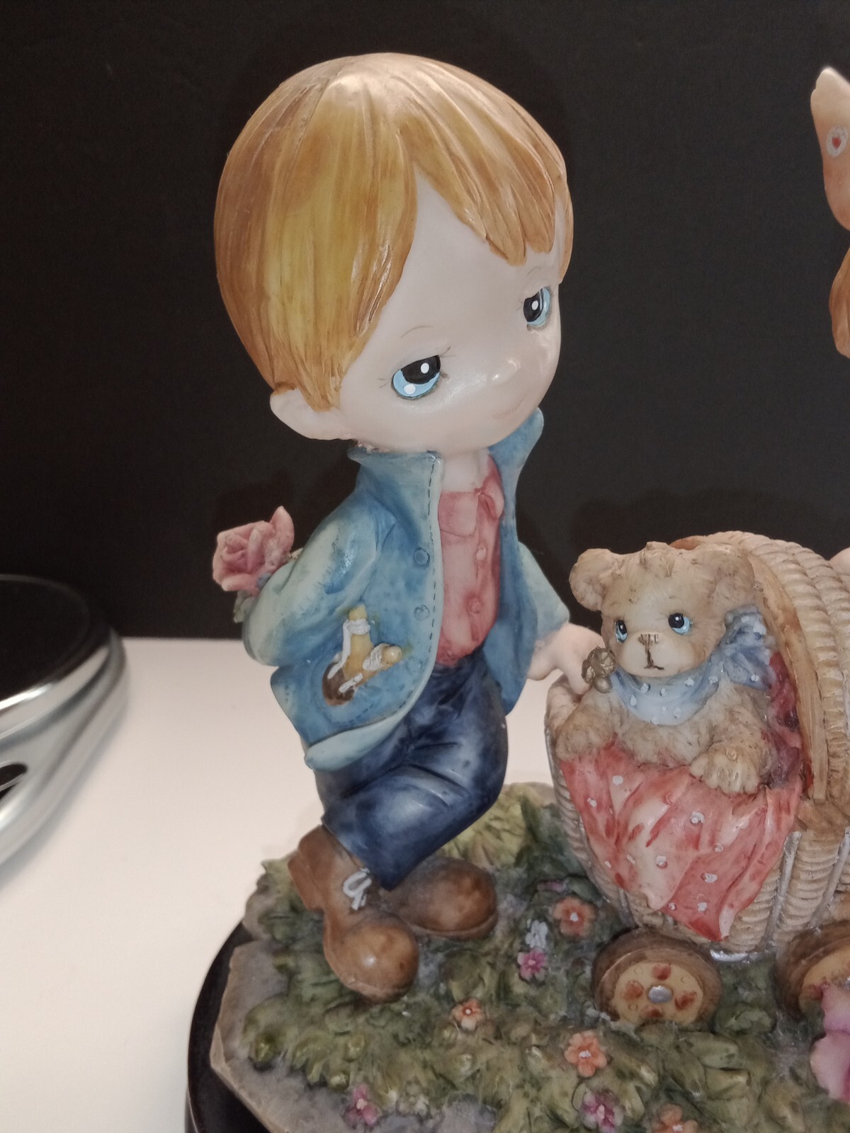 RARE FIND. Turtle King Corp. Belle & Benny Statue/ Figurine. Large.