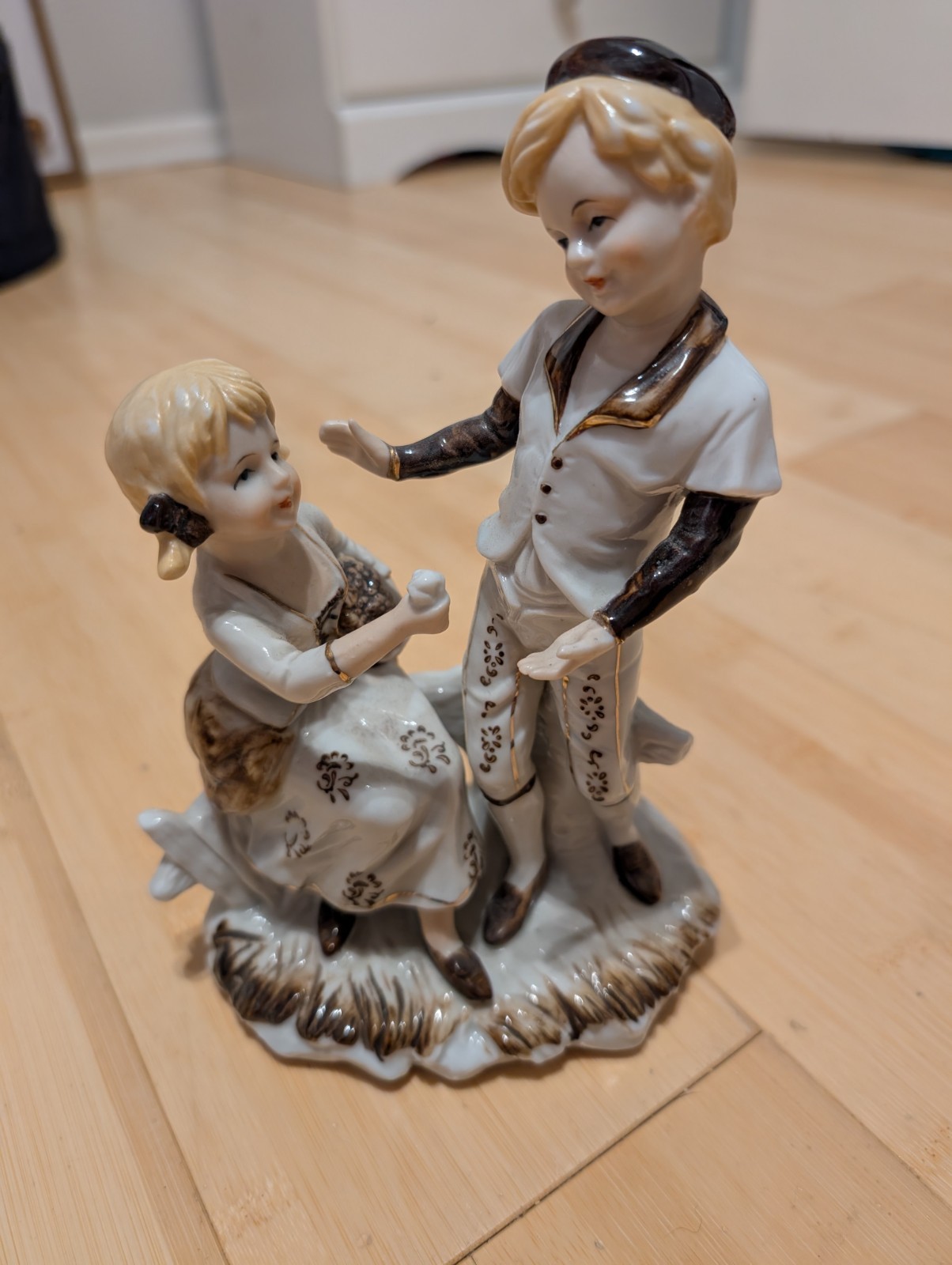 Circa 1880s 19th CENTURY Boy and Girl Porcelain Figurine