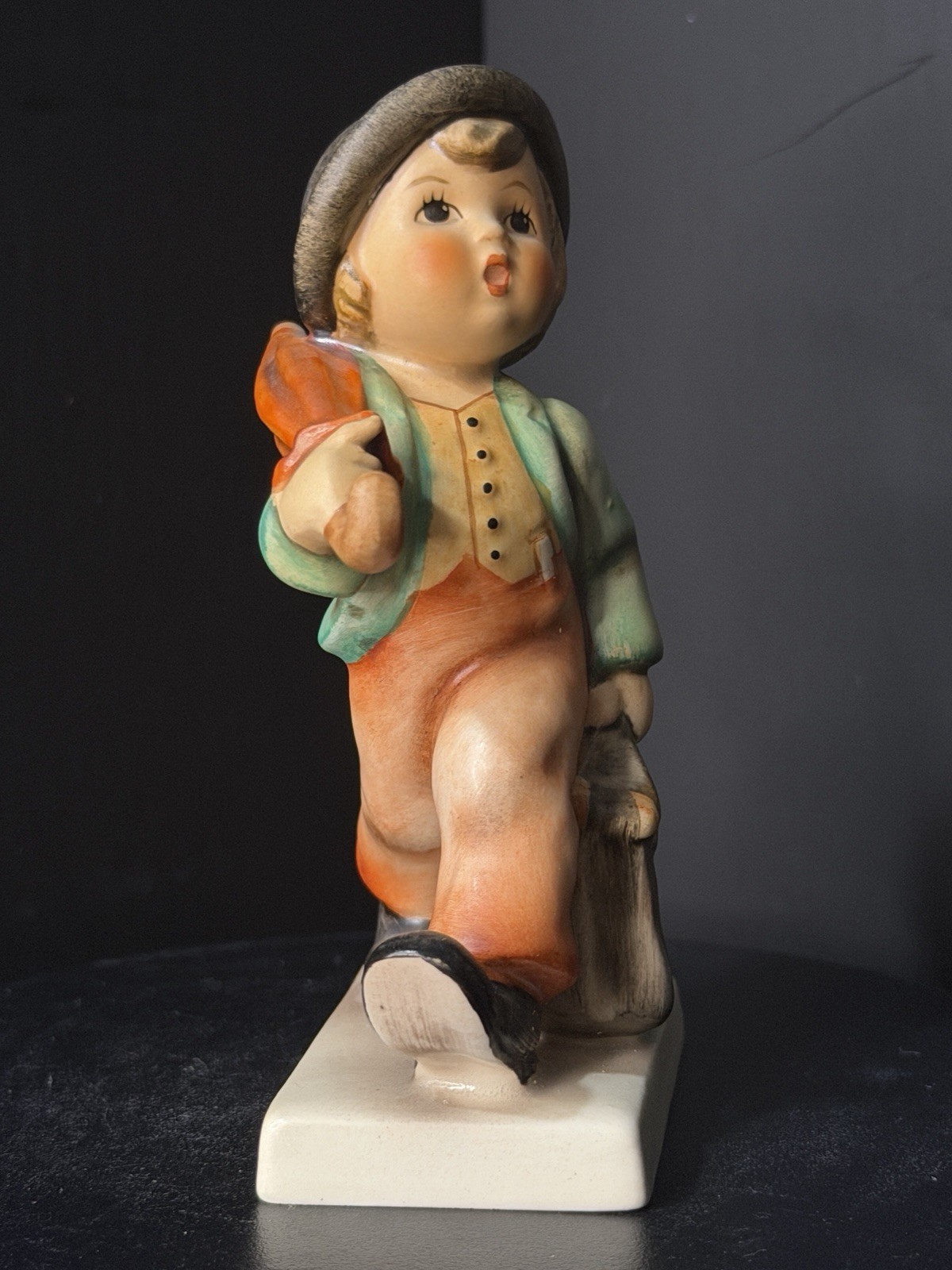 Goebel Hummel Merry Wanderer 11 2/0 No Crazing! Mint Free Shipping