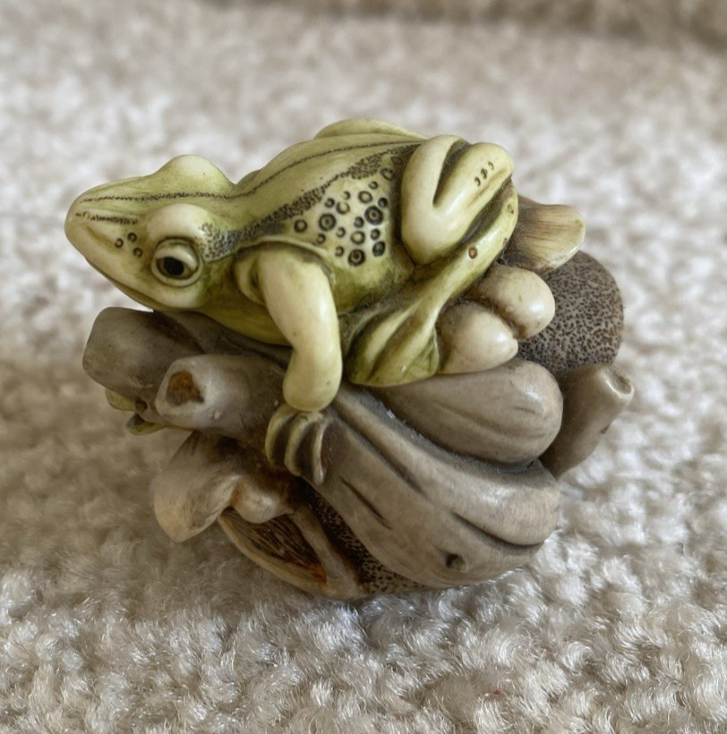 Harmony Kingdom Lover’s Leap Frogs on Mushrooms Figurine Trinket Box FREE SHIP
