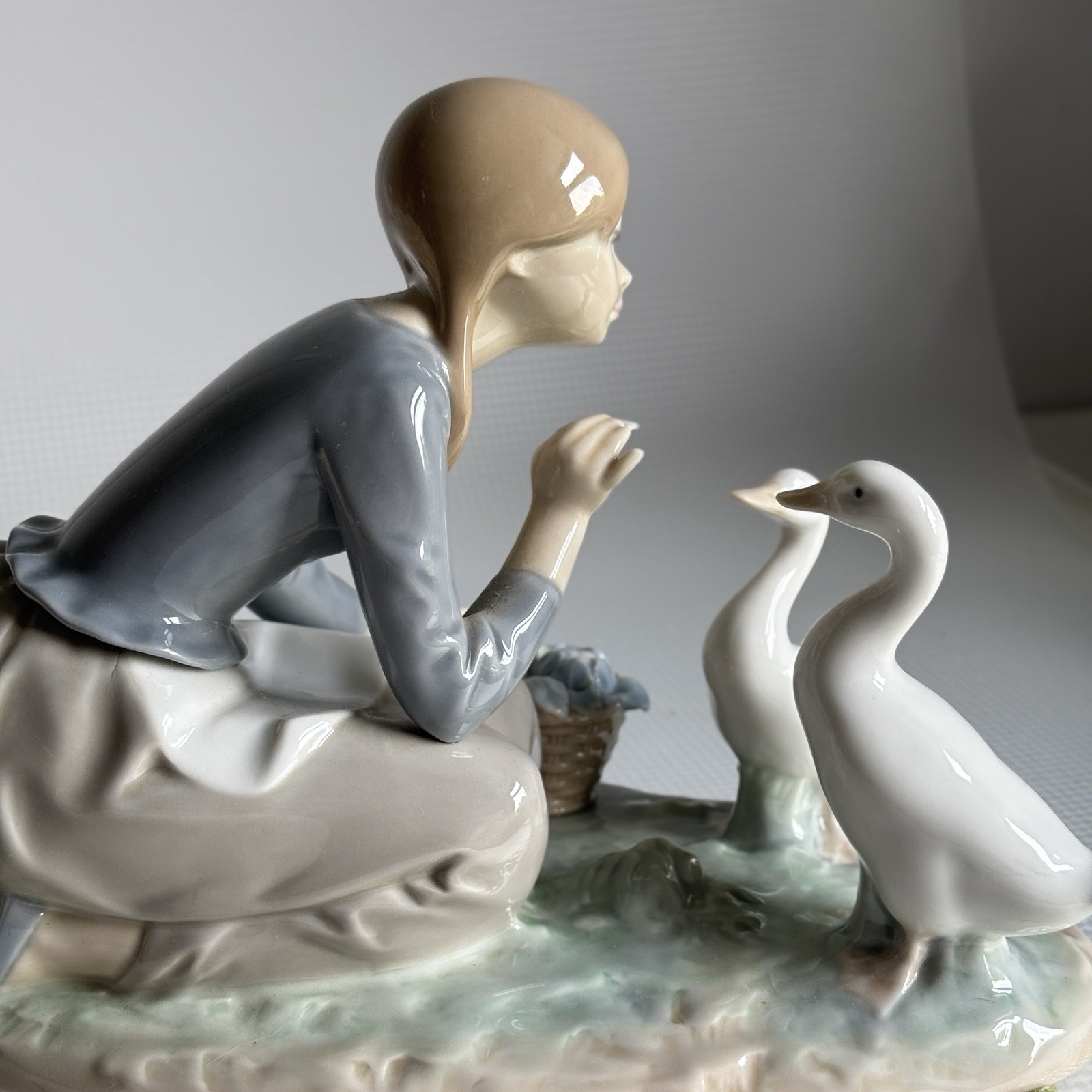 Lladro Spain #4849 Food For Ducks Retired Porcelain Figurine Spain Cabbage