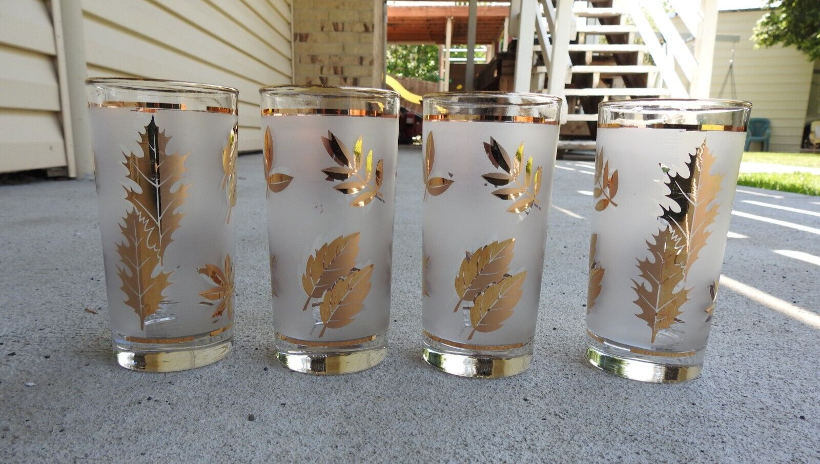 Vintage Libbey (4) piece 1960s Gold Leaf Frosted Design Glasses 5 1/2″ & 2 3/4″