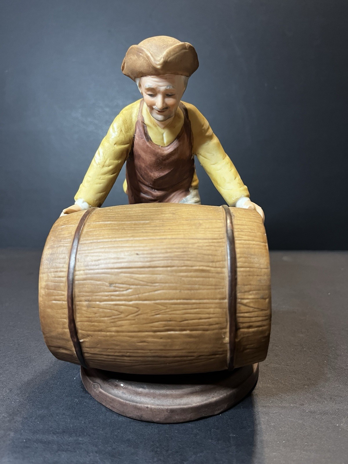 VTG J & T Martell Cognac Barrel w/ Colonial Man Figurine Porcelain Advertising
