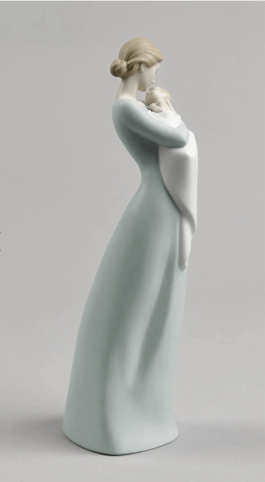 New LLADRO #18218 A Mother’s Embrace Mother & Baby Satin Finish No Orig Box