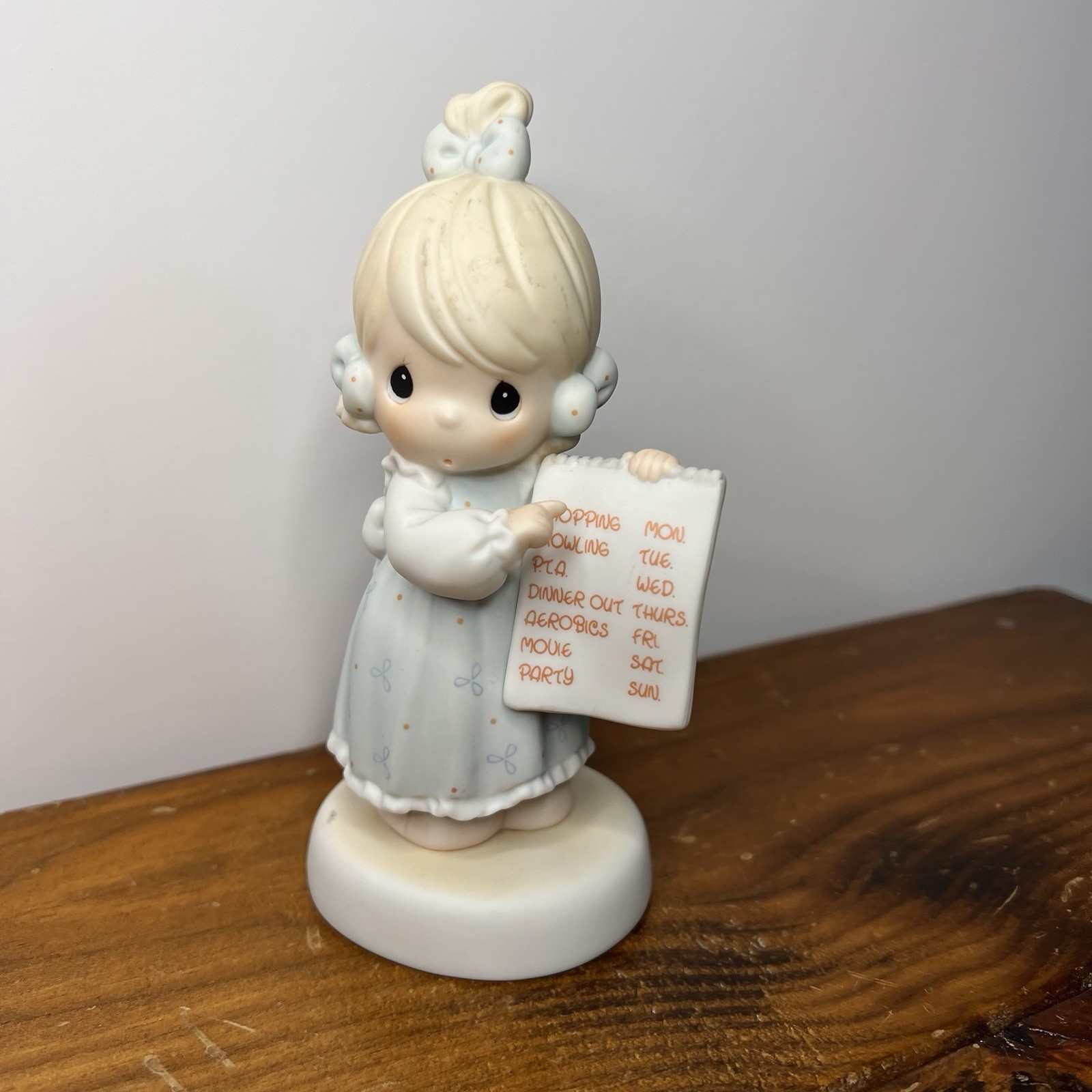Precious Moments Figurine 1996 “Have You Any Room For Jesus” #261130