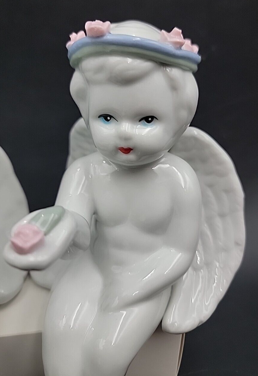 United States Commemorative Fine Art Gallery 2 Cherub Shelf Sitter Figurines
