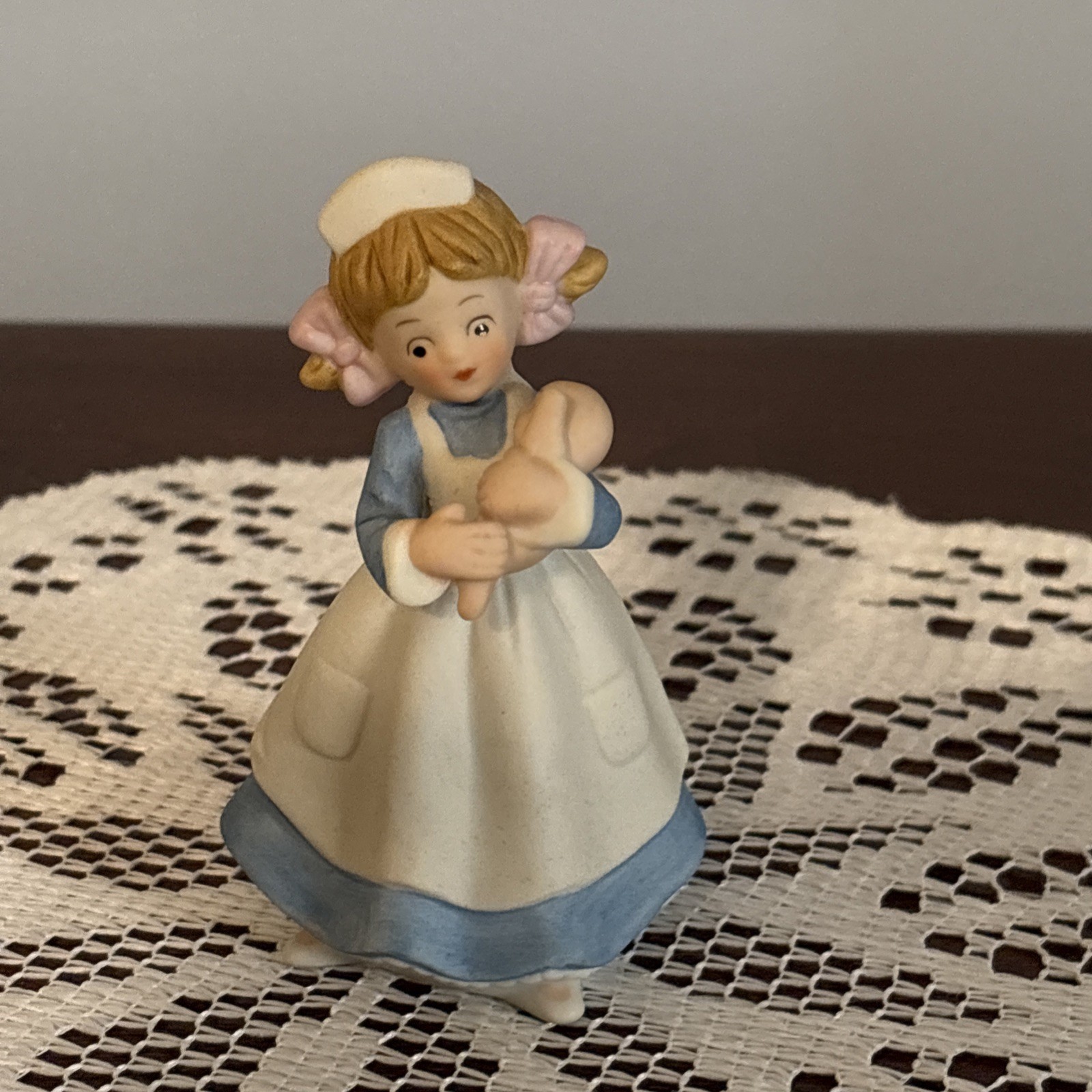 Vintage Lefton Nurse Figurine 2397 Girl With Chart Matte Glaze