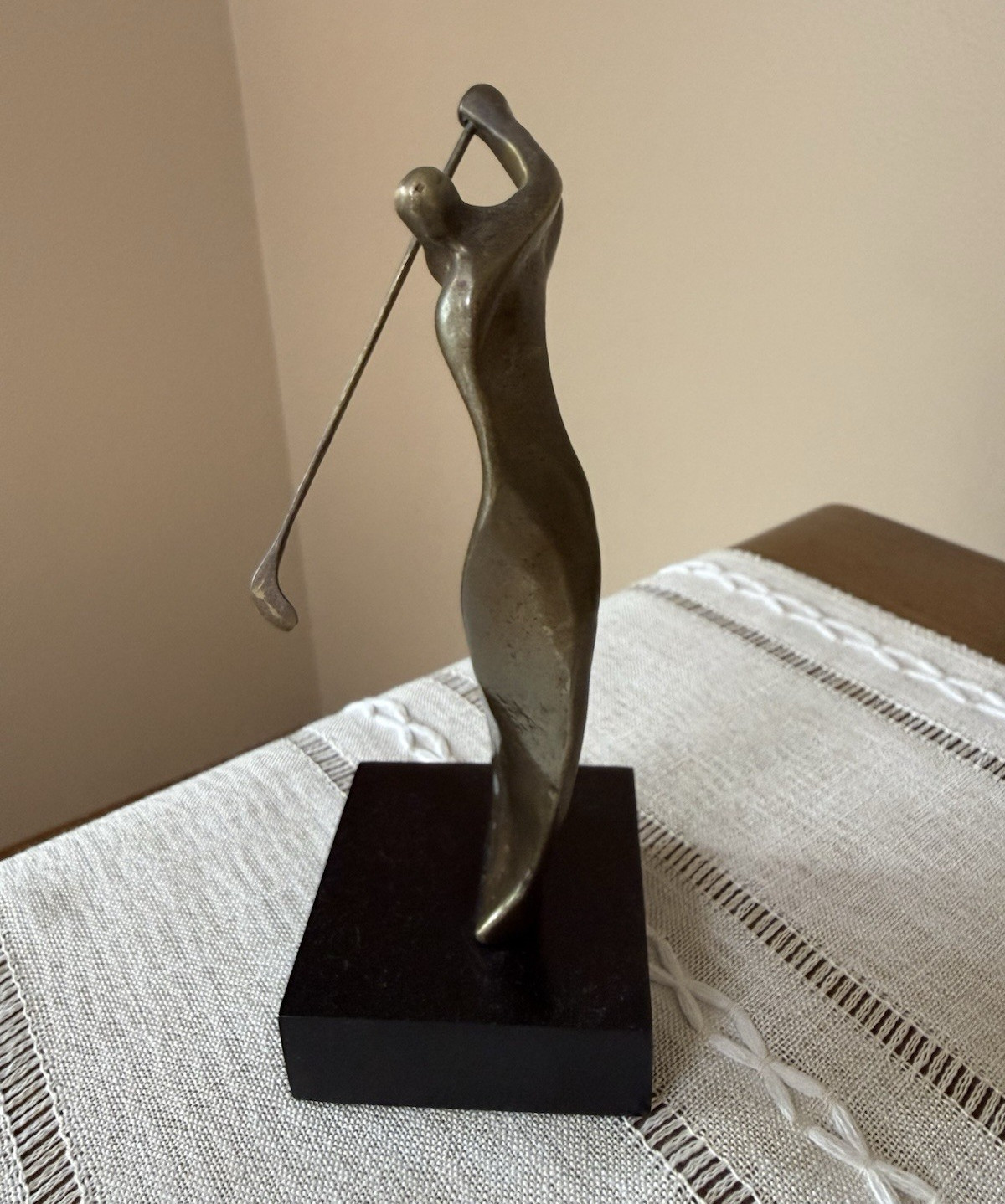 Abstract Golfer Sculpture / Golf Figurine on Wood Base – GATCO Inc.