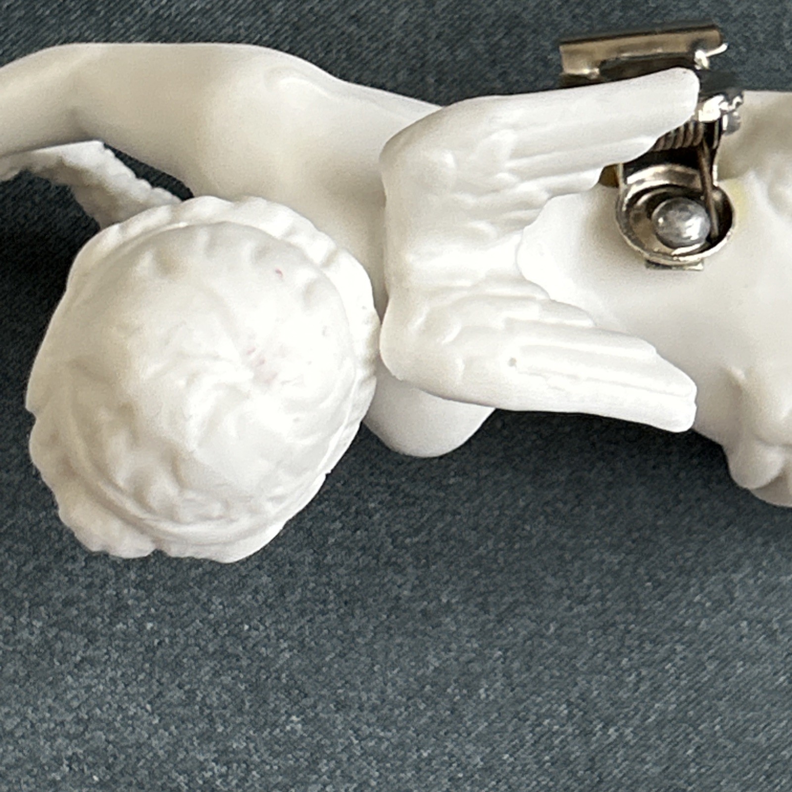 Vintage ARCO 2 Winged Angel Cherub Figurines W/ Clips Bisque Porcelain Japan 6”