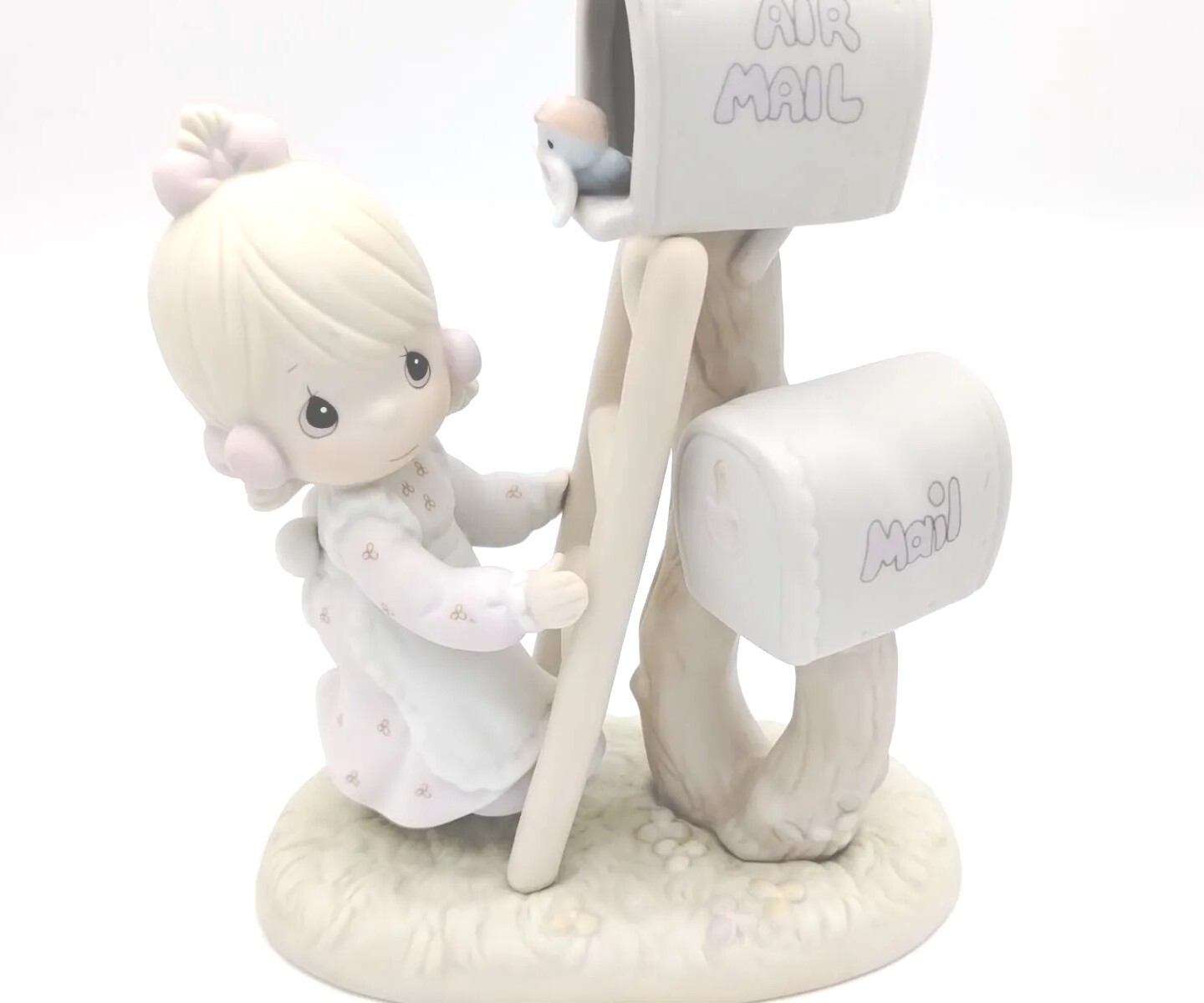 Pecious Moments Figurine “Good News Is So Uplifting” 1991. Enesco