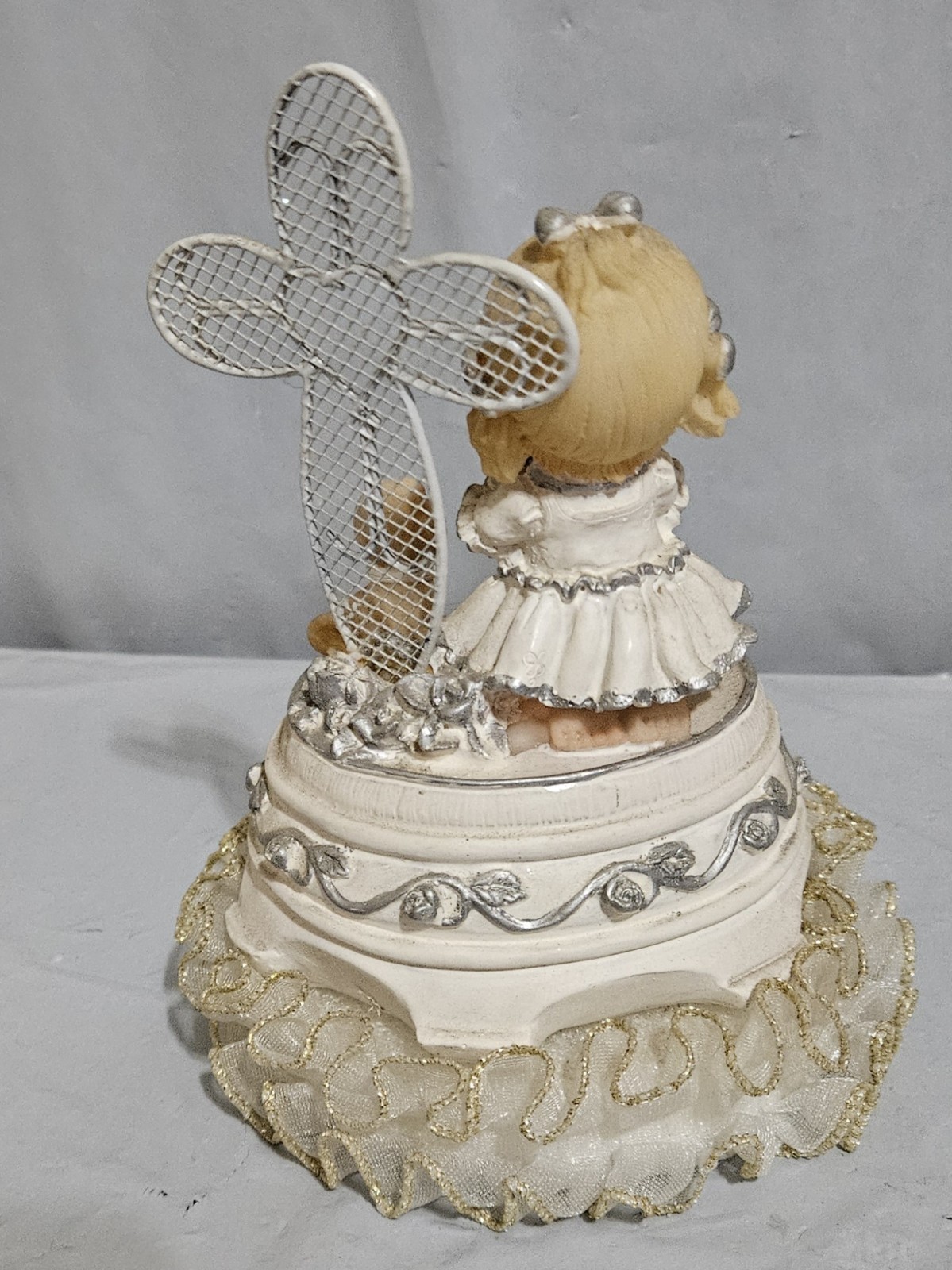 Lily Imports Praying Child with Cross Ceramic 7″