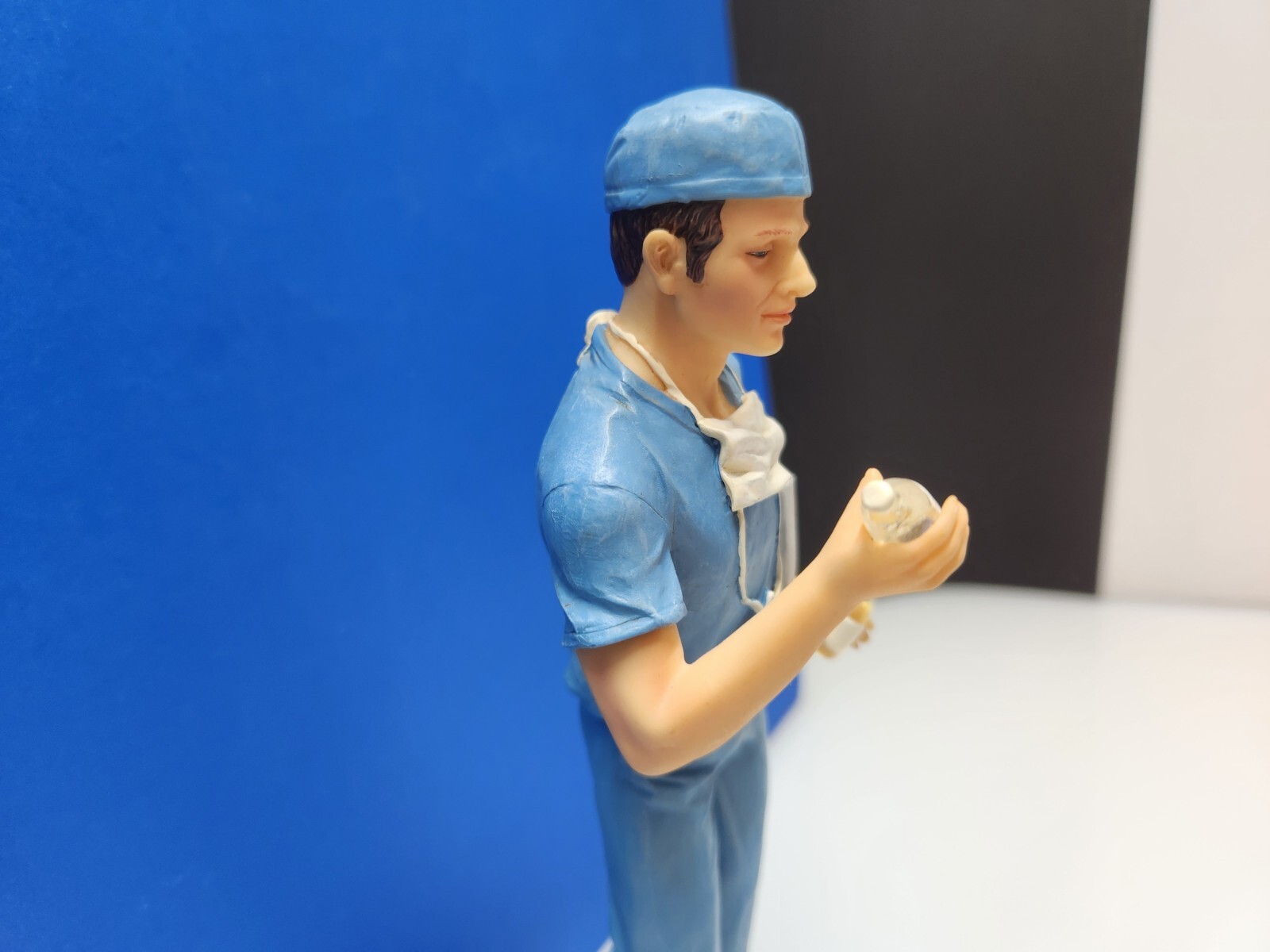 Masters of Miracles DR94168 “Meds” 1/0120 Vanmark No Box 2001