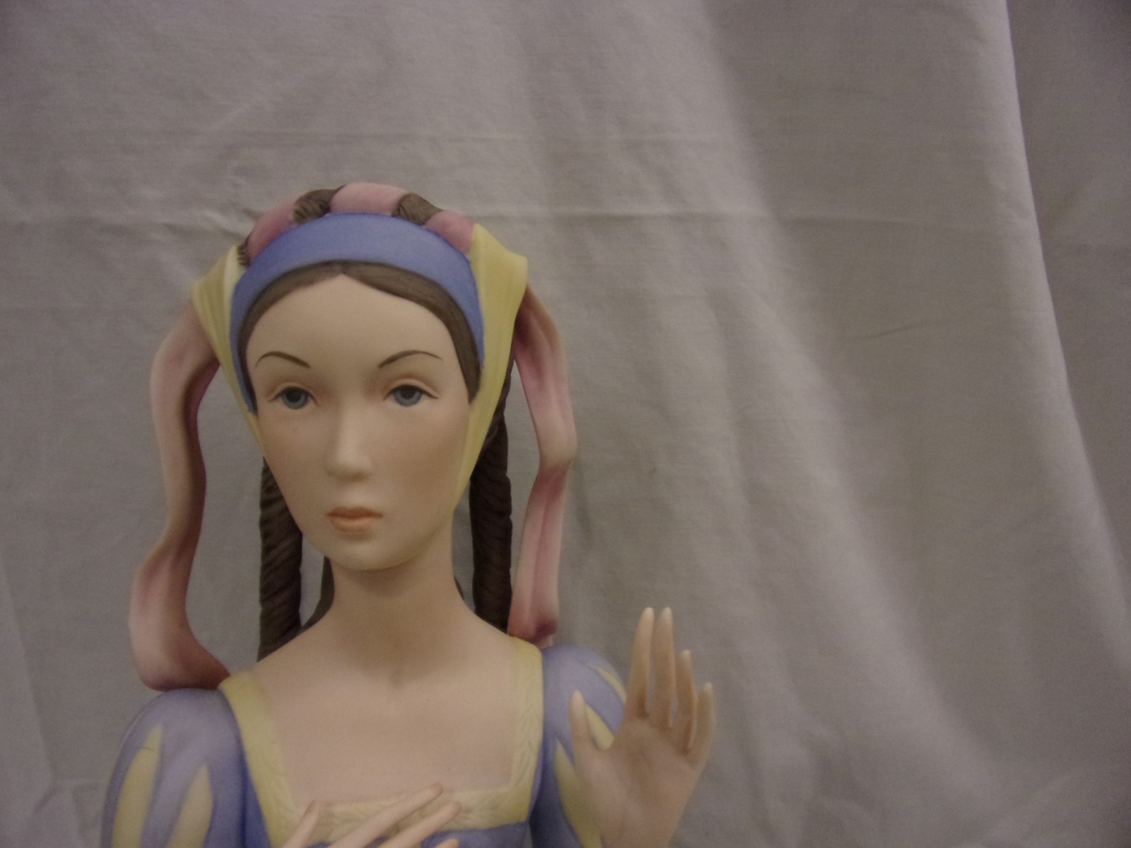 Laszlo Ispanky ( 1919-2010) Porcelain Figure of Medieval Lady # 386/400 Mint