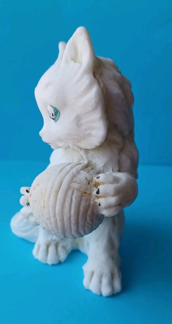 (2) VTG CHALKWARE WEATHER BAROMETER FIGURINES KITTEN W/YARN & POODLE UNMARKED