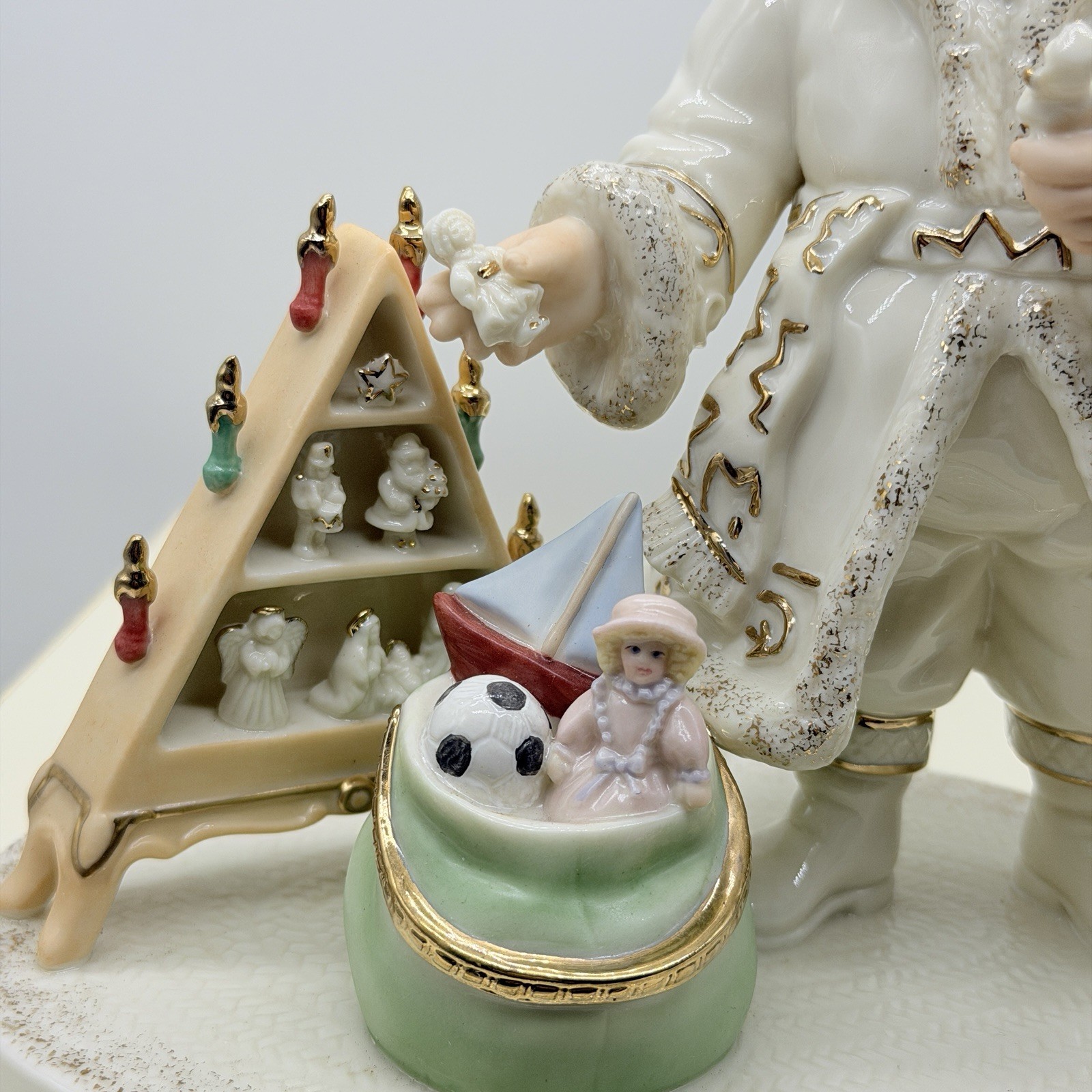 Lenox Classic International Babbo Natale Santa Figurine 24KT Gold COA & Box