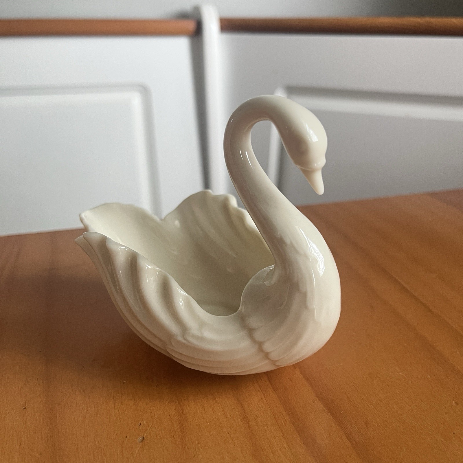 Lenox Porcelain Swan Ivory Cake Topper Ring Holder Trinket Dish USA 4” Tall