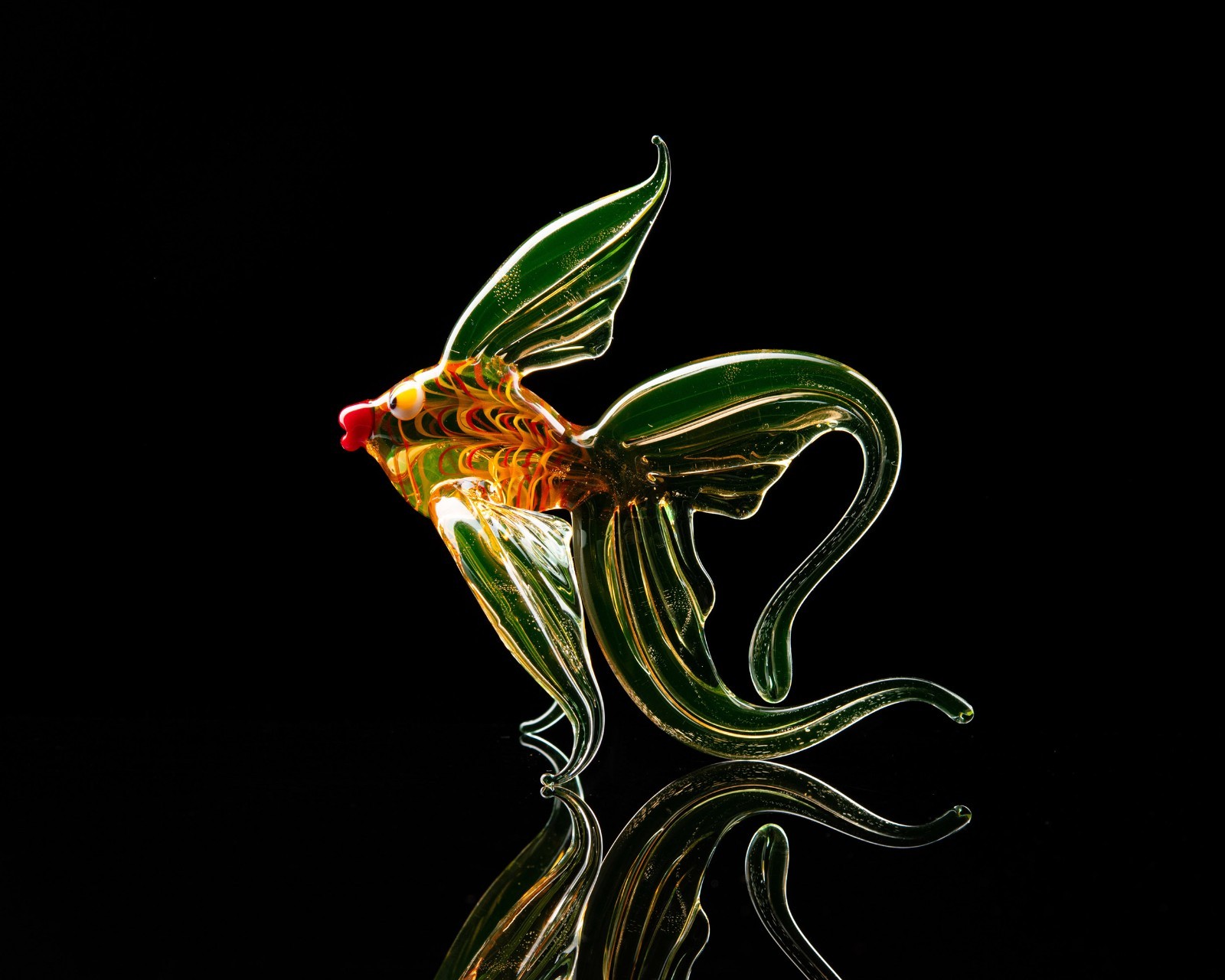 Handmade Uranium Glass Fish – Glowing Lampwork Figurine, UV Light Reactive