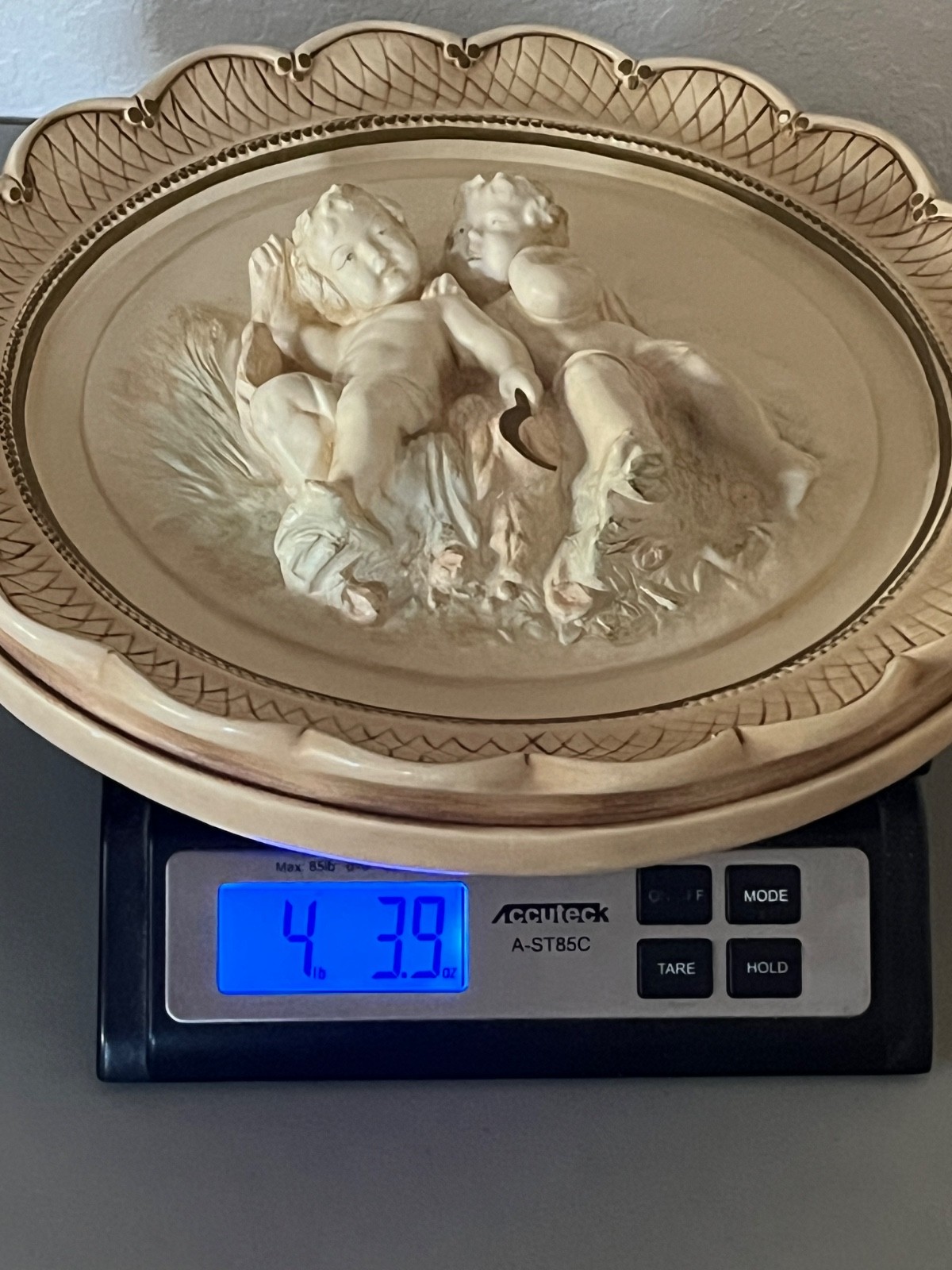 VTG Alexander Backer Chalkware Cherubs Raised Relief Scalloped Wall Plaque