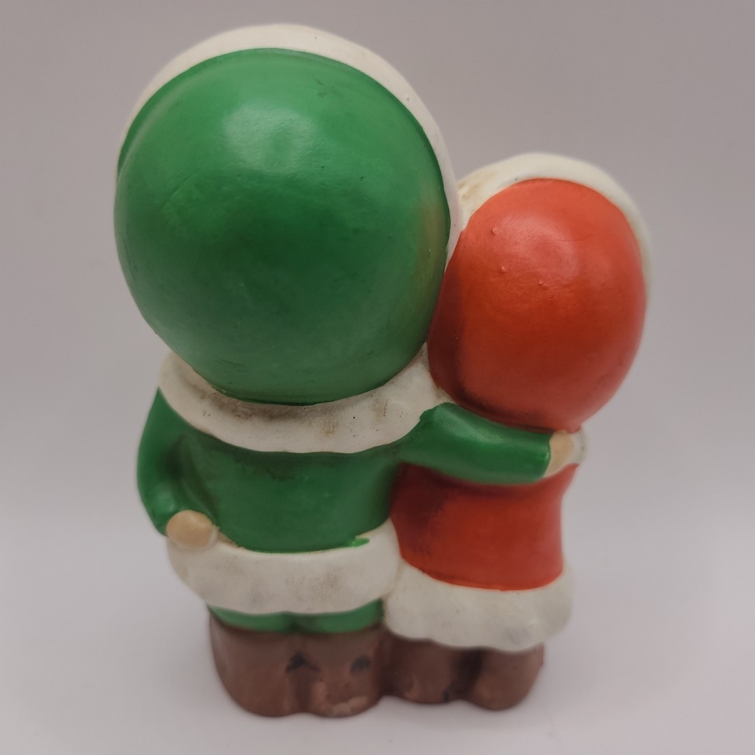 1964 NY World’s Fair Souvenir Hand Painted “It’a a Small World” Chalkware 4.5″
