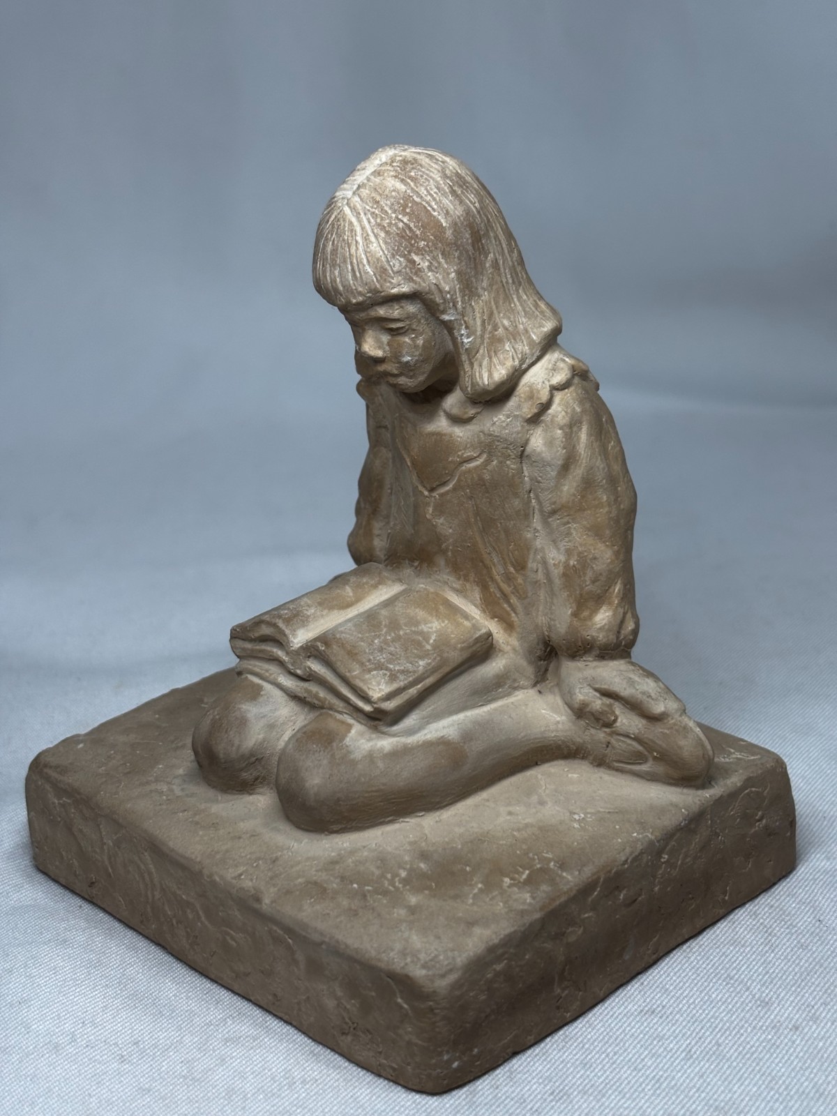 Vintage HAEGER Art Pottery SCULPTURE 5.25″ high – Kneeling Girl READING A BOOK