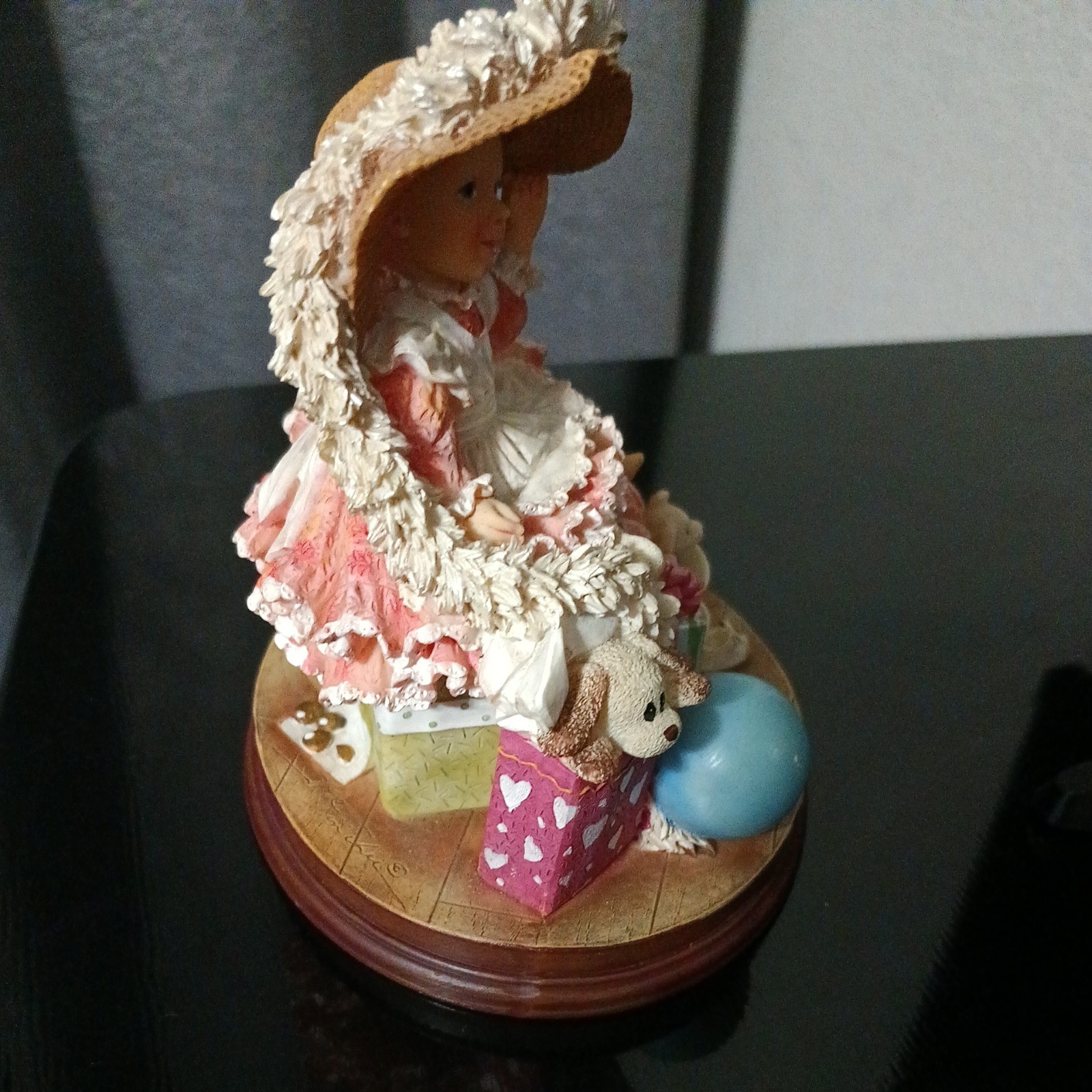 Demdaco Mama Says ” Lets Celebrate ” Figurine Kathy Andrews Fincher