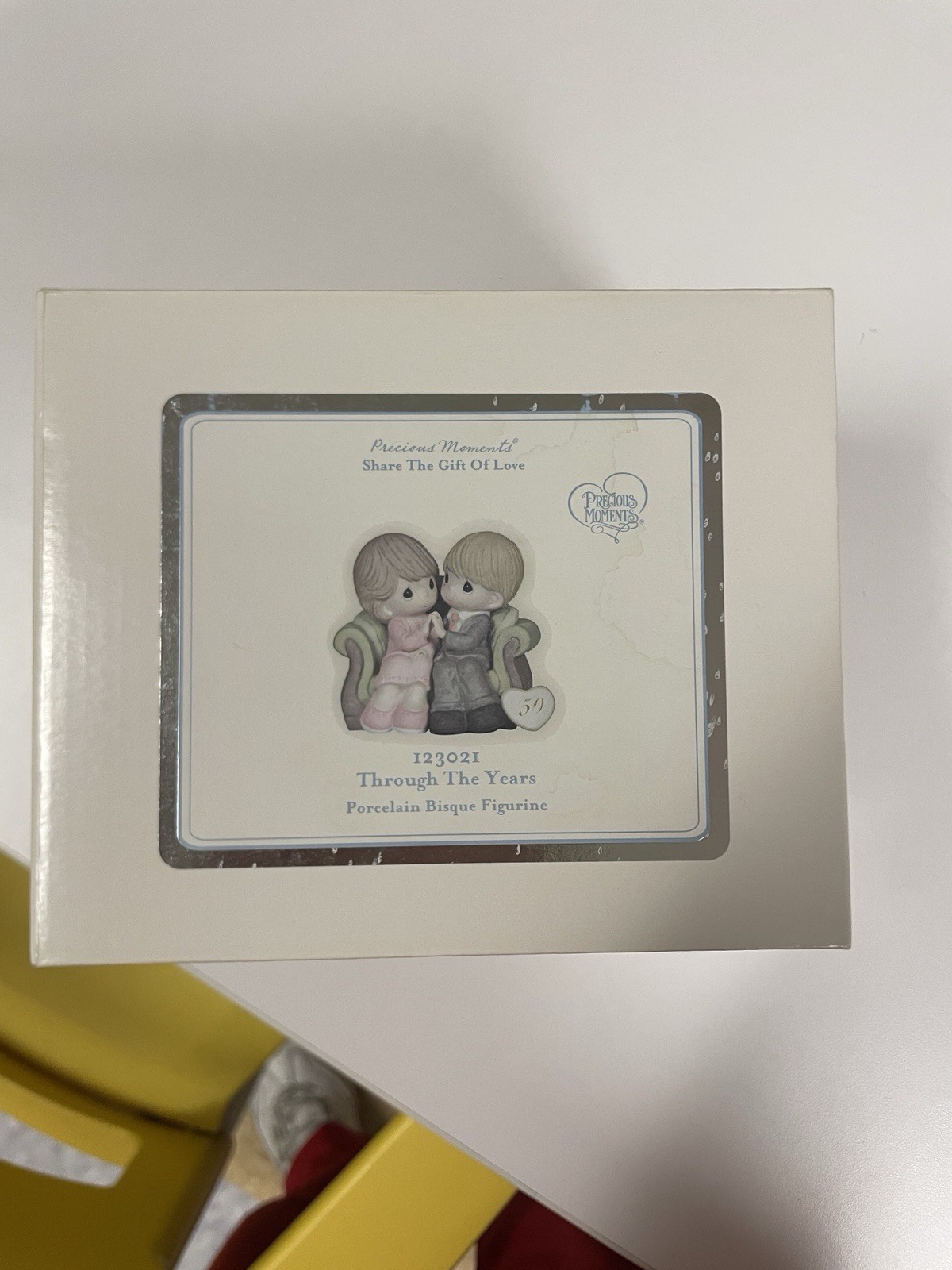 Precious Moments Share the Gift of Love Couple Porcelain Figurine Boxed 2012