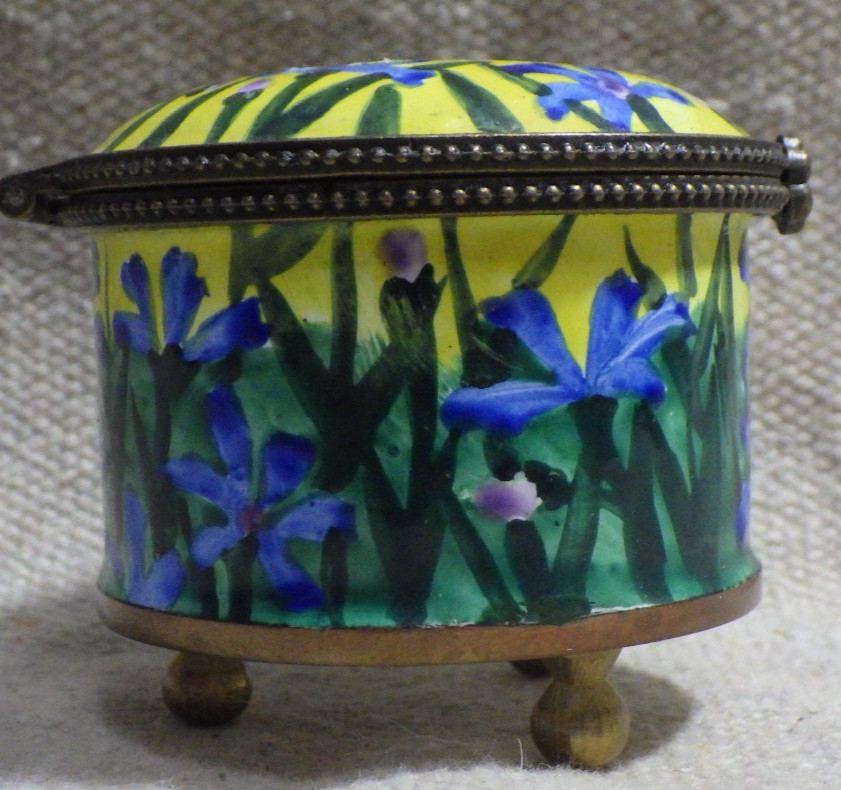Kelvin Chen copper Enamel 2002 #477 stamp holder 2 1/8 Iris flower trinket box