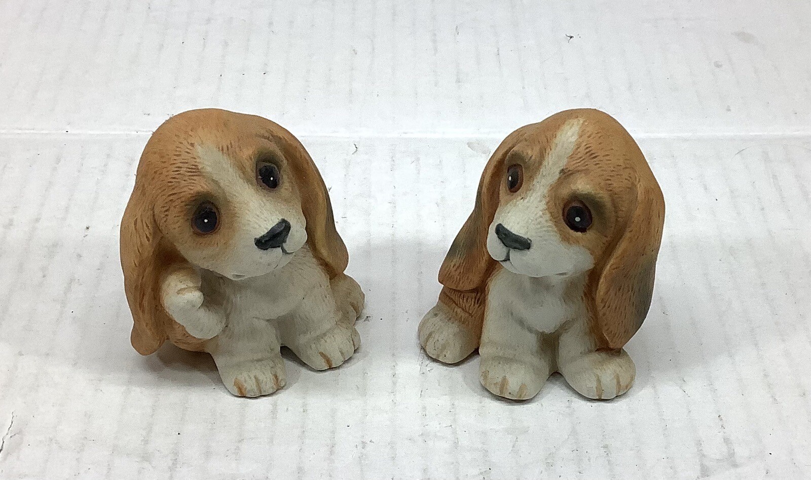 Pair of Vintage HOMCO Puppy Ceramic Figure Hush Puppy Brown White – 3″