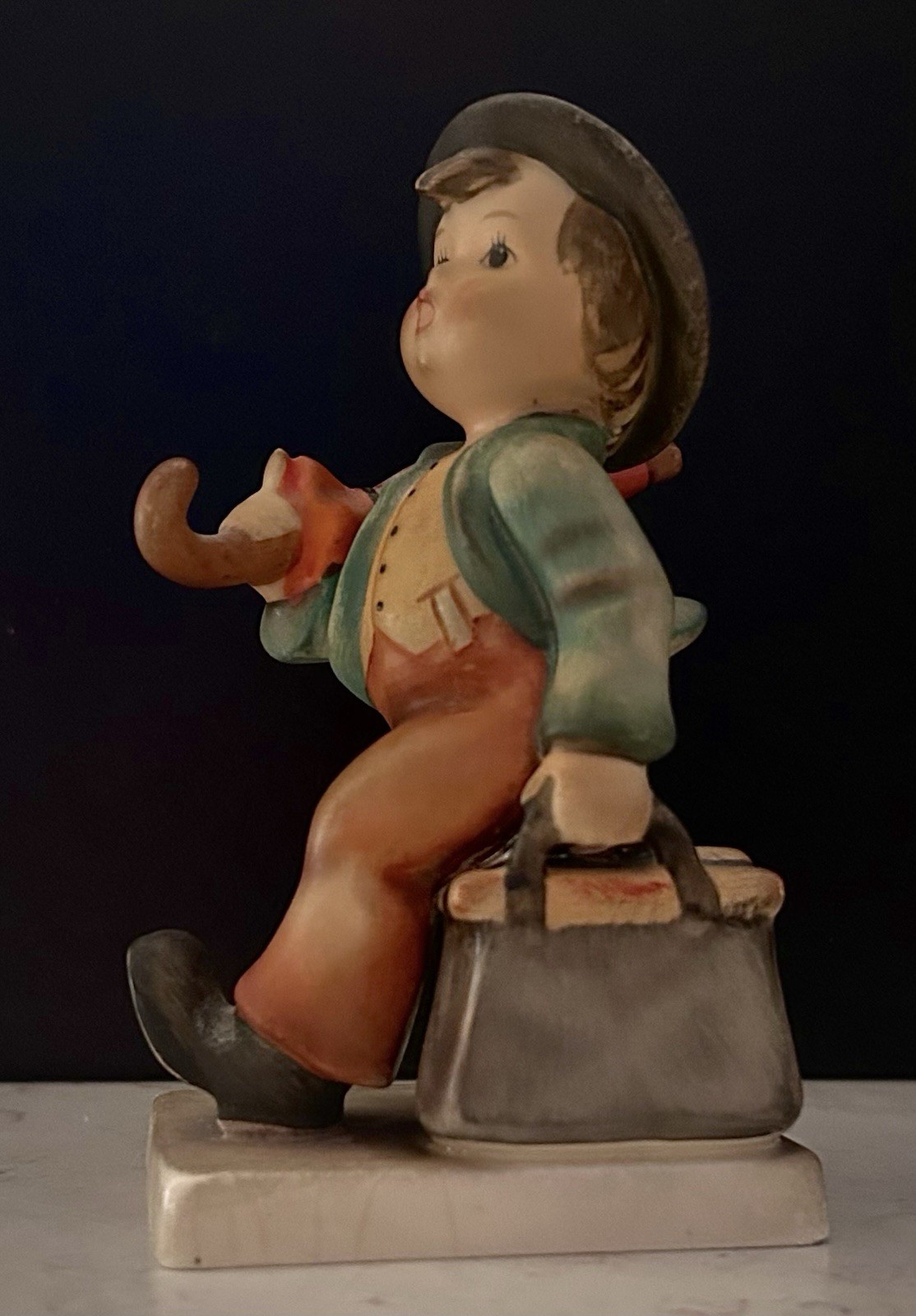 Goebel Hummel Merry Wanderer Figurine 11/0 TMK 3 Stylized Bee Vintage 5″ Germany