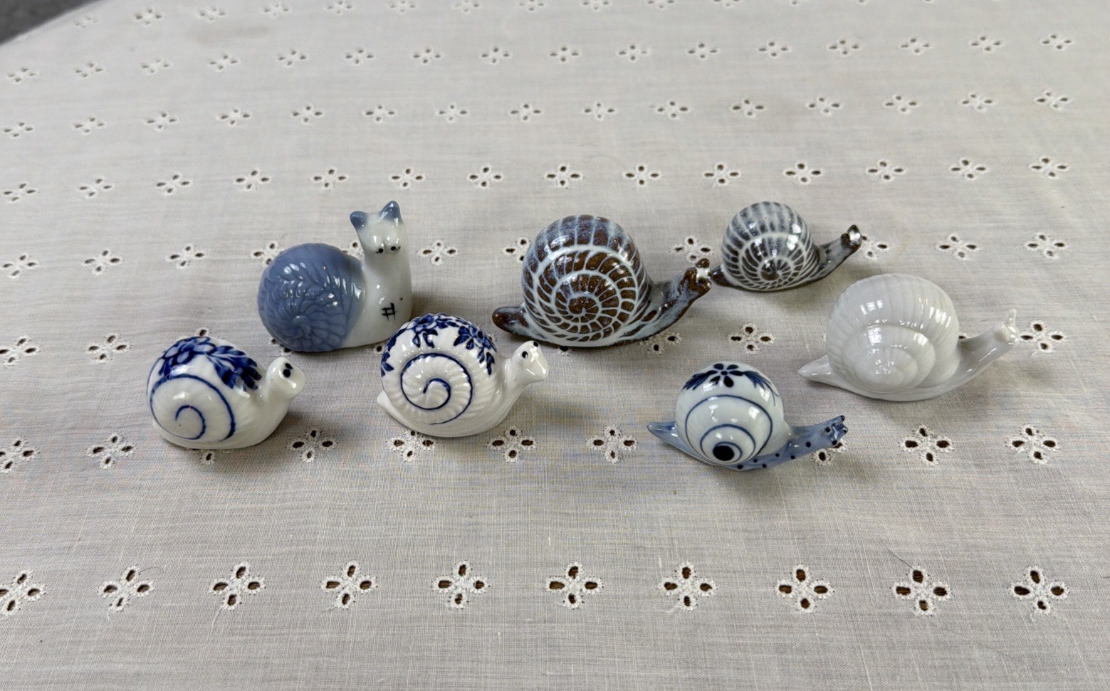 Hand‑Painted Mini Ceramic Snail Figurines (7) Blue & White 1-2” Japan Taiwan