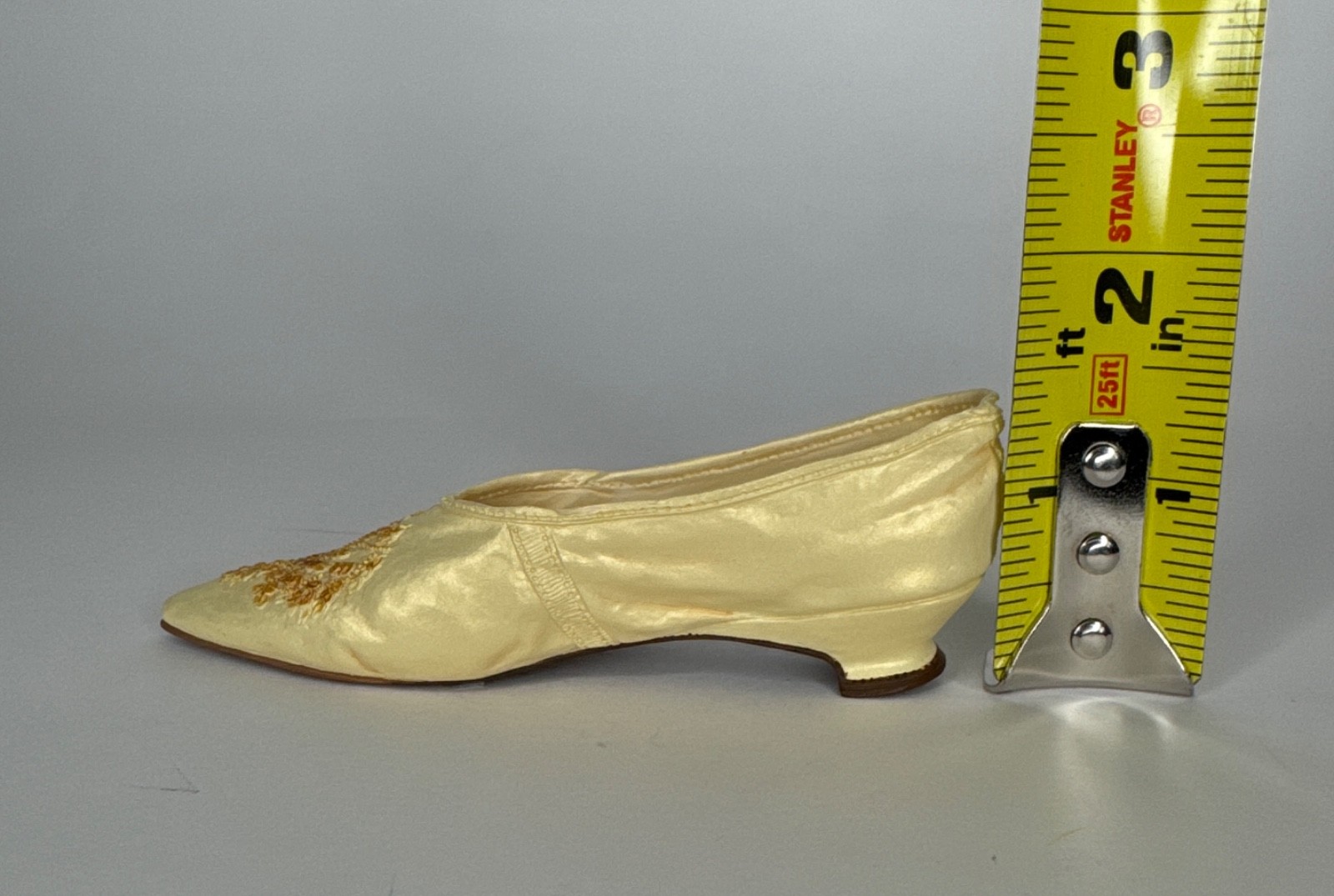 Willitts Designs Raine 2000 First Lady Slipper #25411 Loose No Box Cream Color