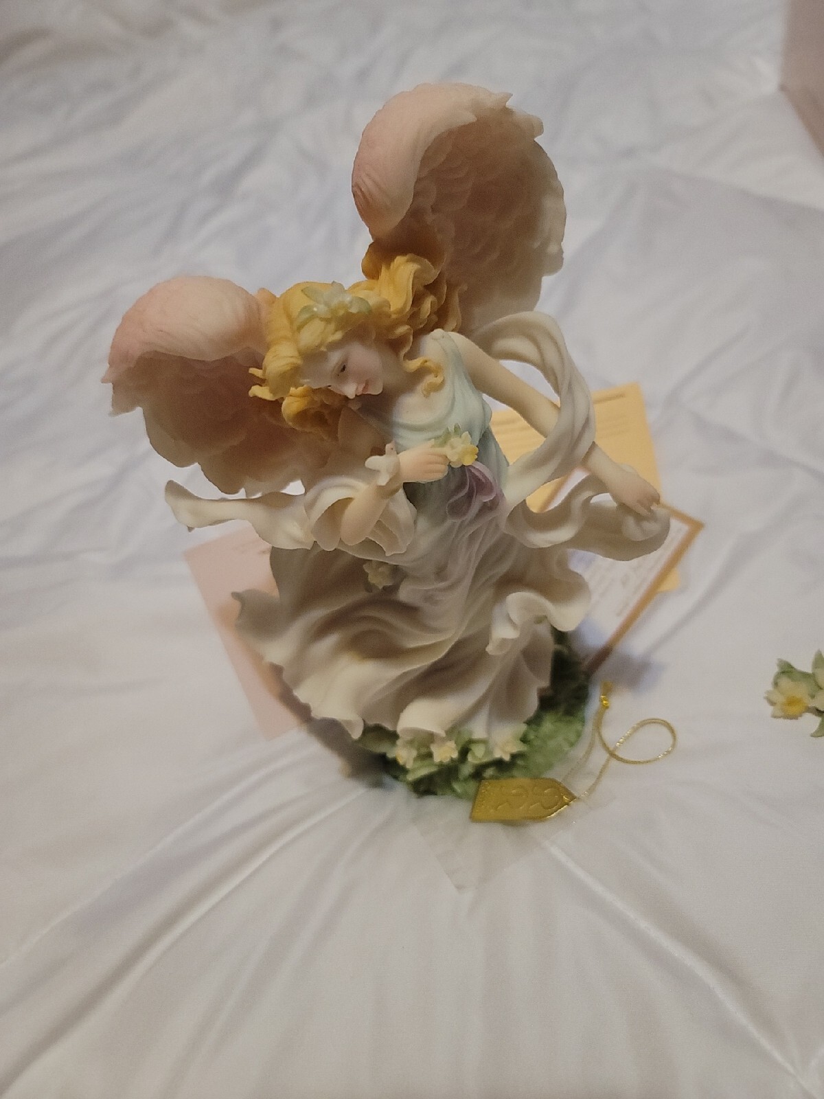 Victoria Embrace Life Seraphim Classics Heaven on Earth Item # 81664