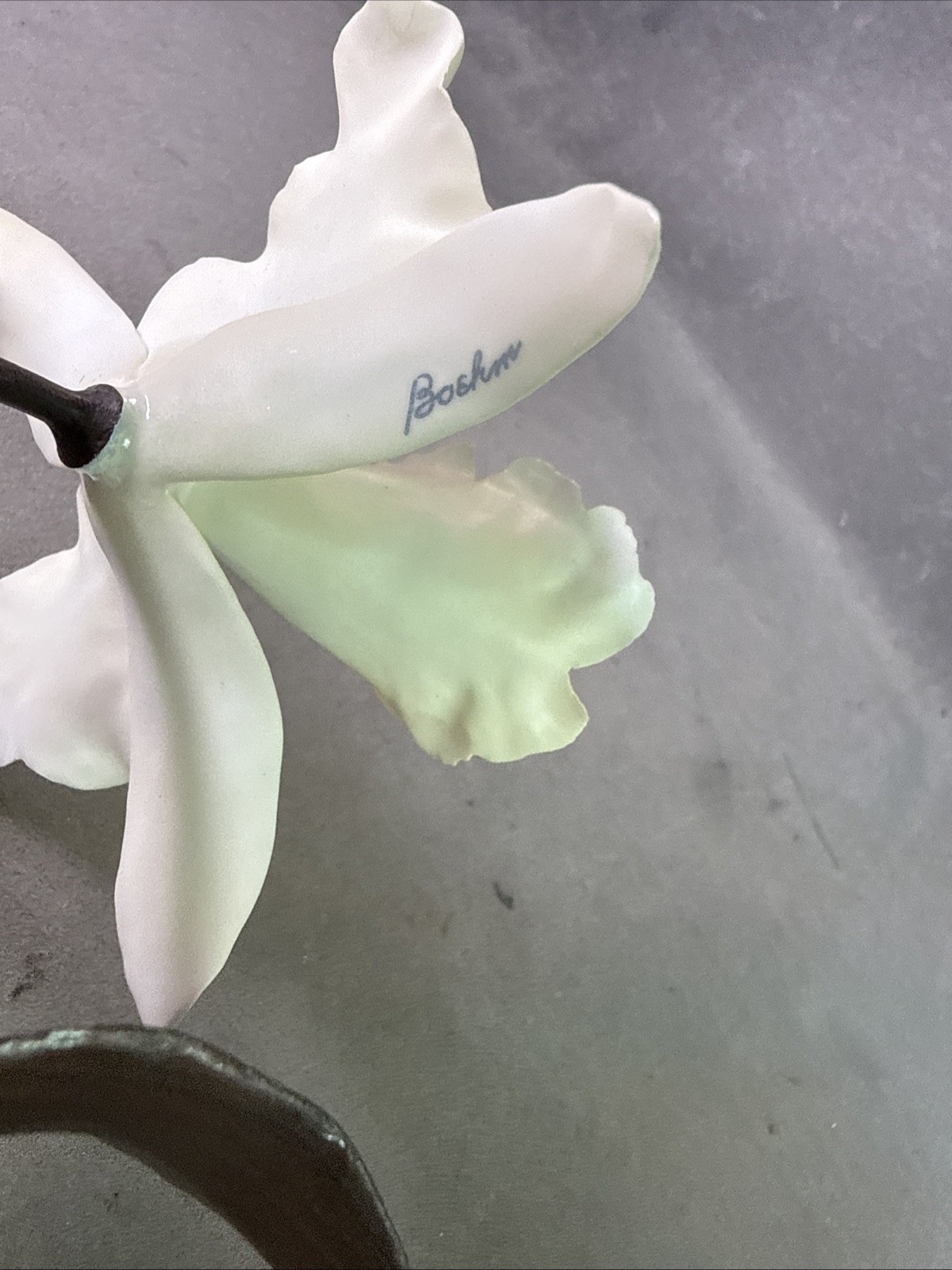 BOEHM PORCELAIN – WHITE AND YELLOW ORCHID FIGURINE – FLOWER METAL STEM & PETALS