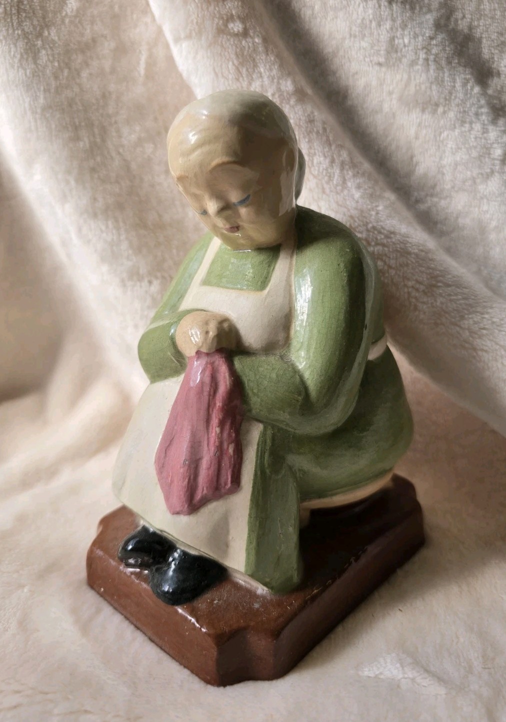 Vintage Marti Hollywood 5” Grey Grandma Ceramic Sculpture Figure Sews Pink 1950s
