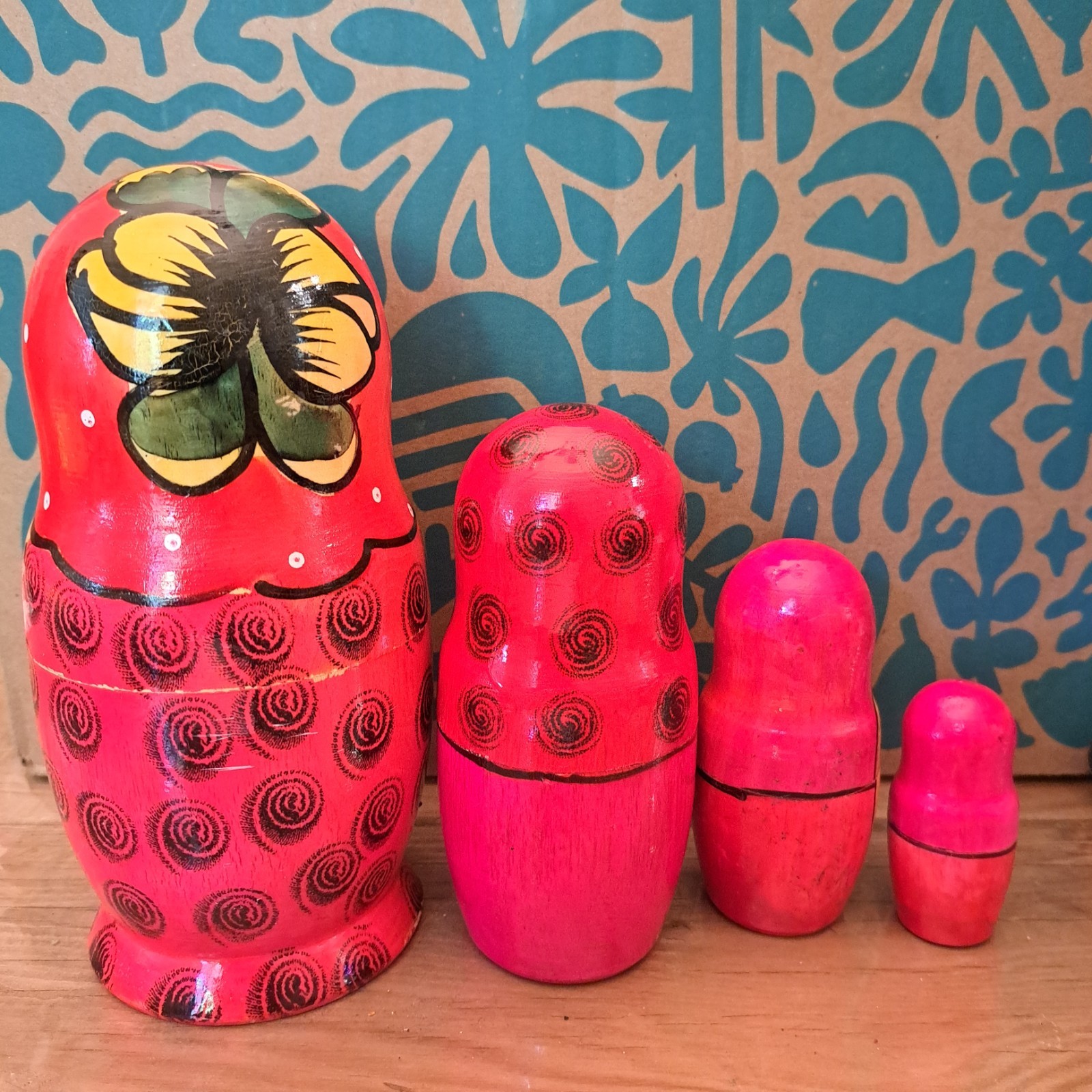Vintage wooden carving Ukraine Hutsul Hand made Nesting dolls set 4 Painting