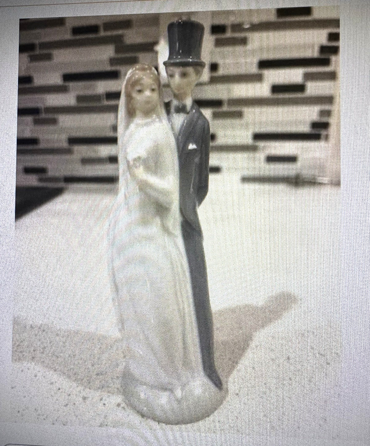 NAO BRIDE AND GROOM CAKE TOPPER FIGURINE, EXCELLENT
