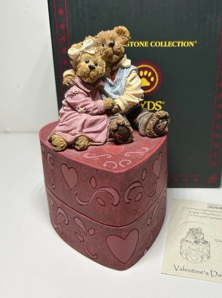 Boyds Bears “The love bears keepsake box” NIB #4015215 RARE