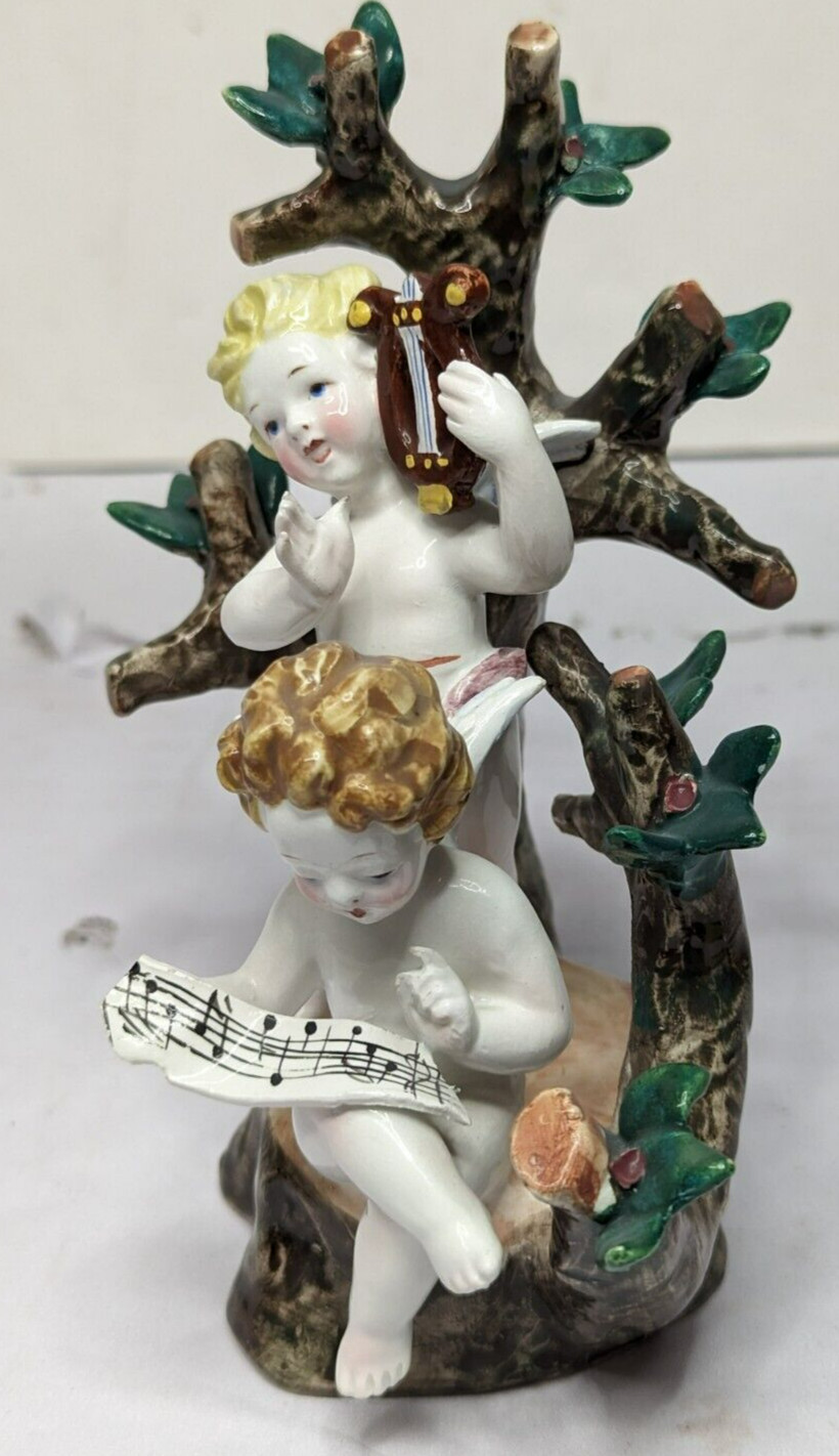 B ) Cute Vintage Porcelain Italian Hand Painted MUSICAL CUPIDS Figurine