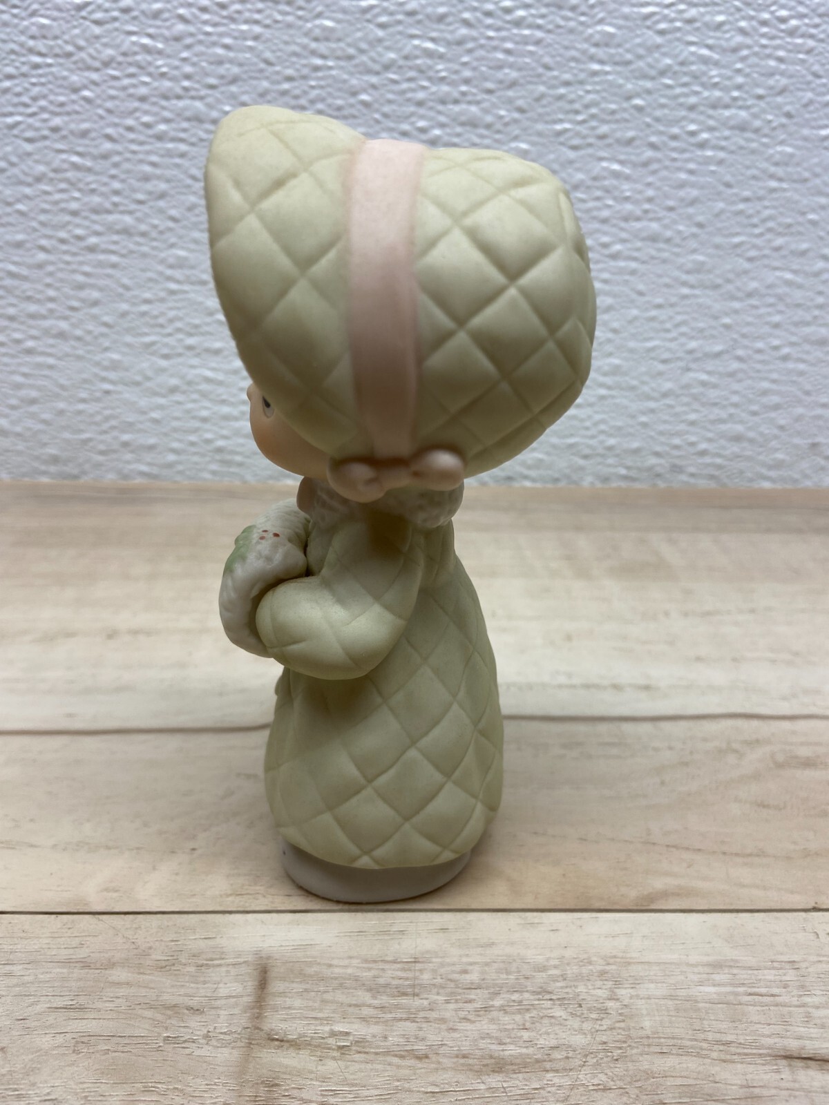 Vtg 1986 Enesco Presious Moments Wishing You A Cozy Christmas Figurine