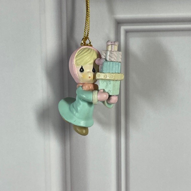 Precious Moments Mini Moments Miniature Ornament by Enesco 1 1/4″