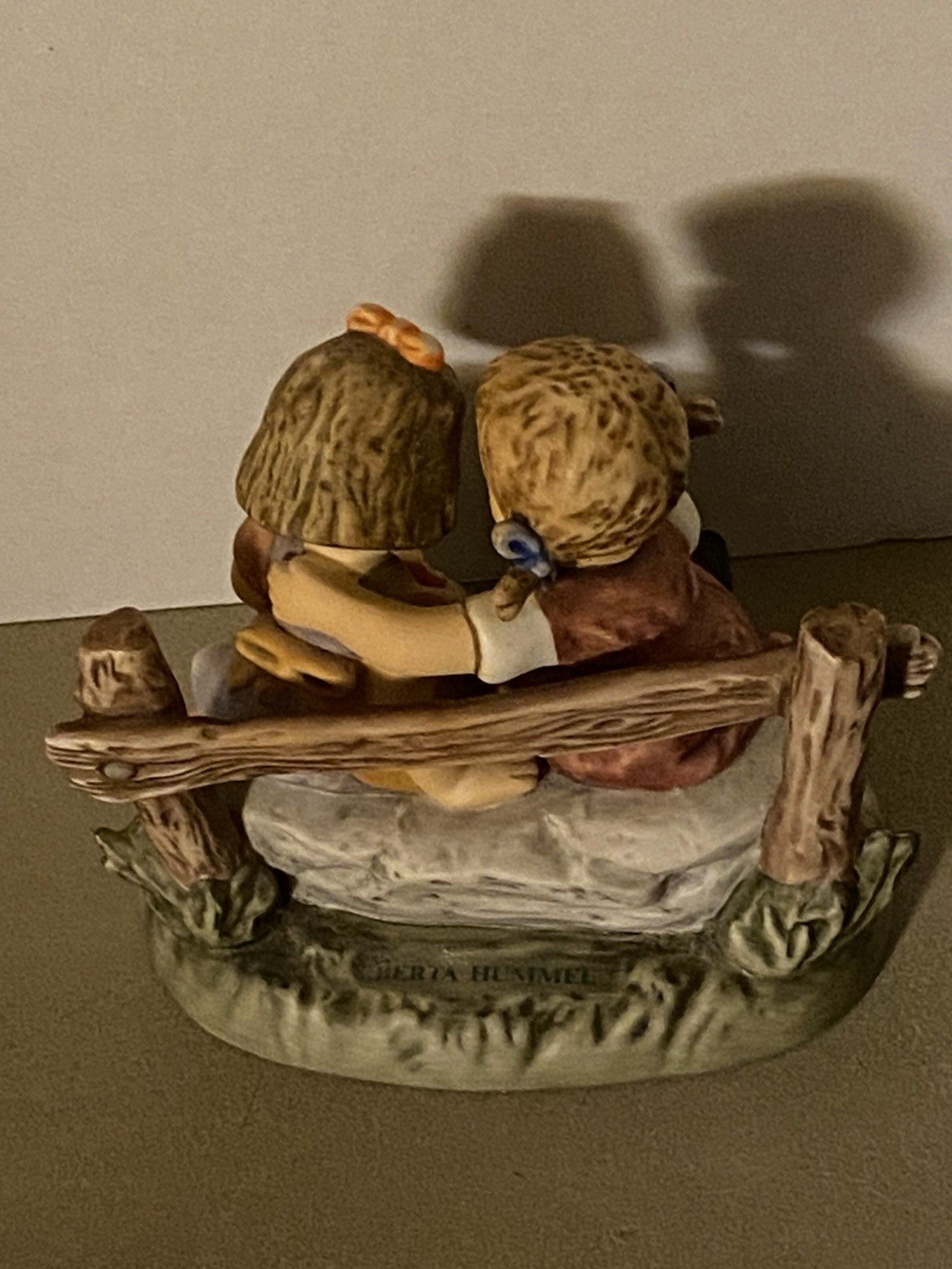 Beautiful Goebel Figurine Little Girls Called Sharing Secrets. Germany Vintage.