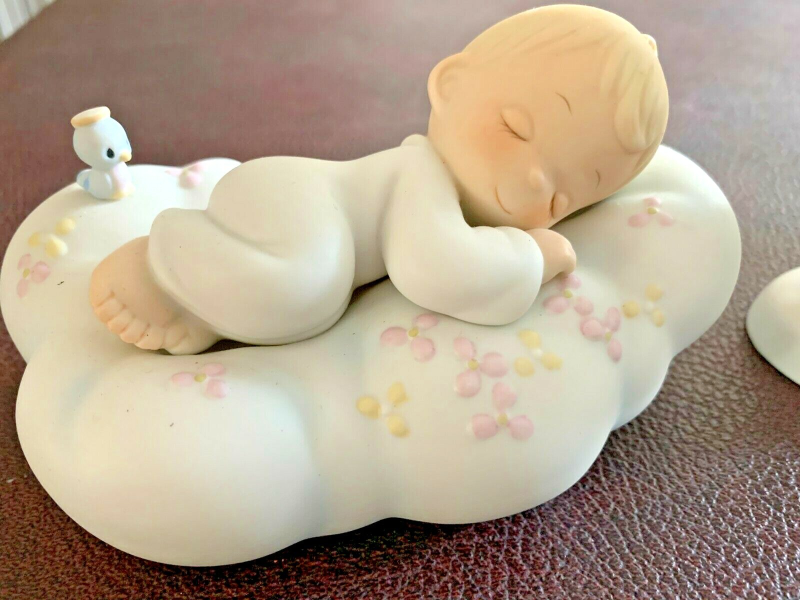 1992 Precious Moments SAFE IN THE ARMS OF JESUS 521922 Vintage Baby Child Figure