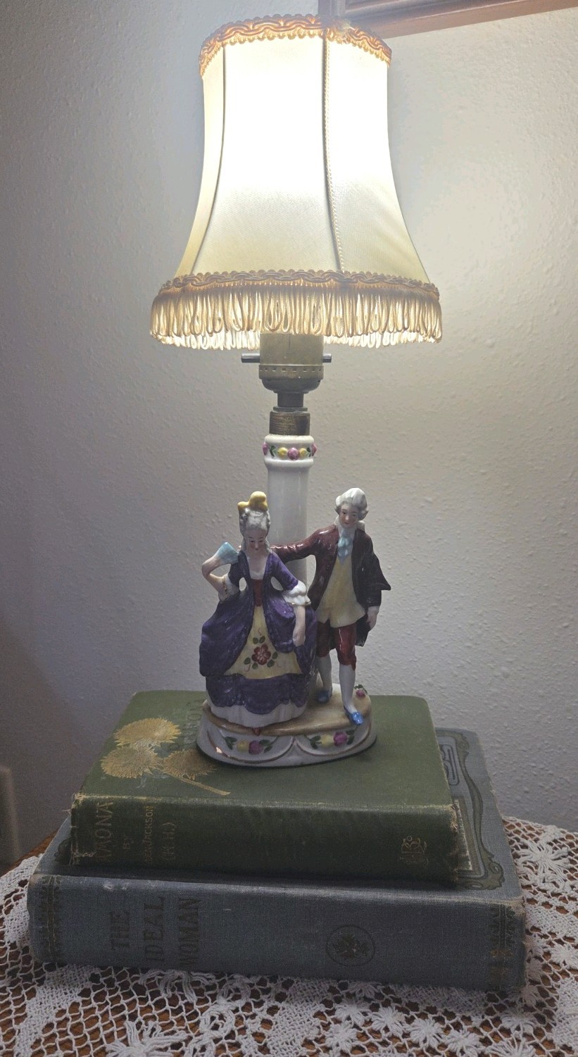 Antique figural table lamp 10″ Porcelain Victorian Man & Woman WORKS!!