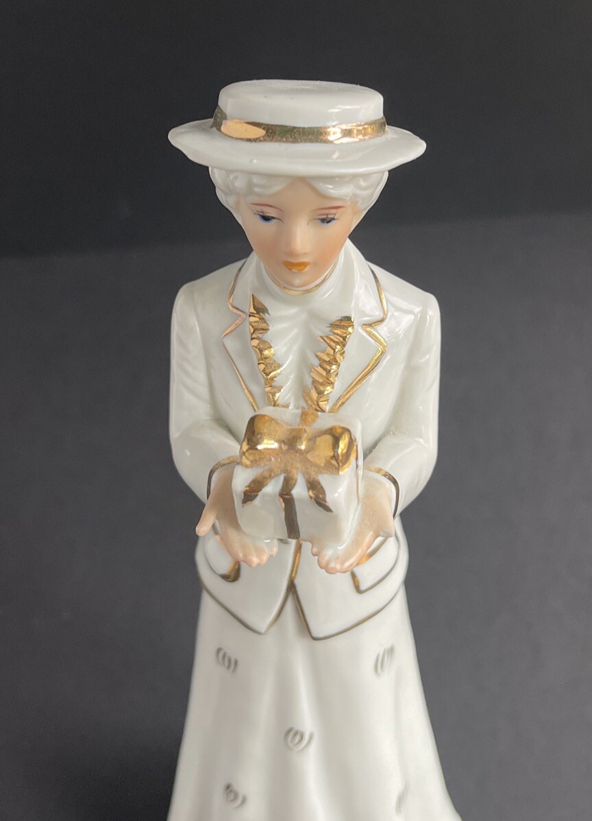 Vtg Piero Elegant Lady w/ Present – Gold Trimmed Porcelain Figurine *SEE PHOTOS*